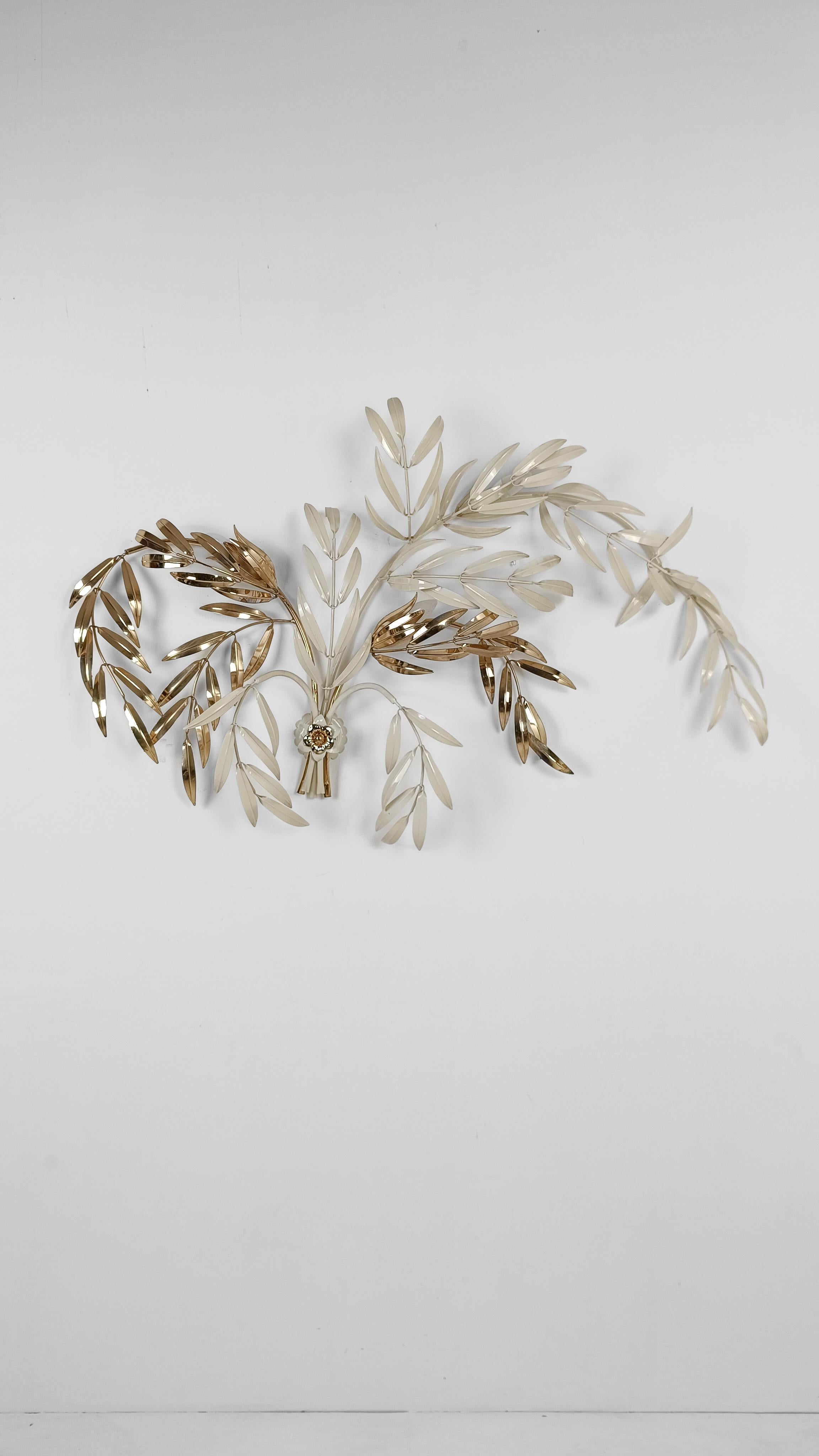 Hans Kögl Wandleuchte Sconce in Weiß & vergoldetem Metallblatt, Hollywood Regency Stil im Angebot 9