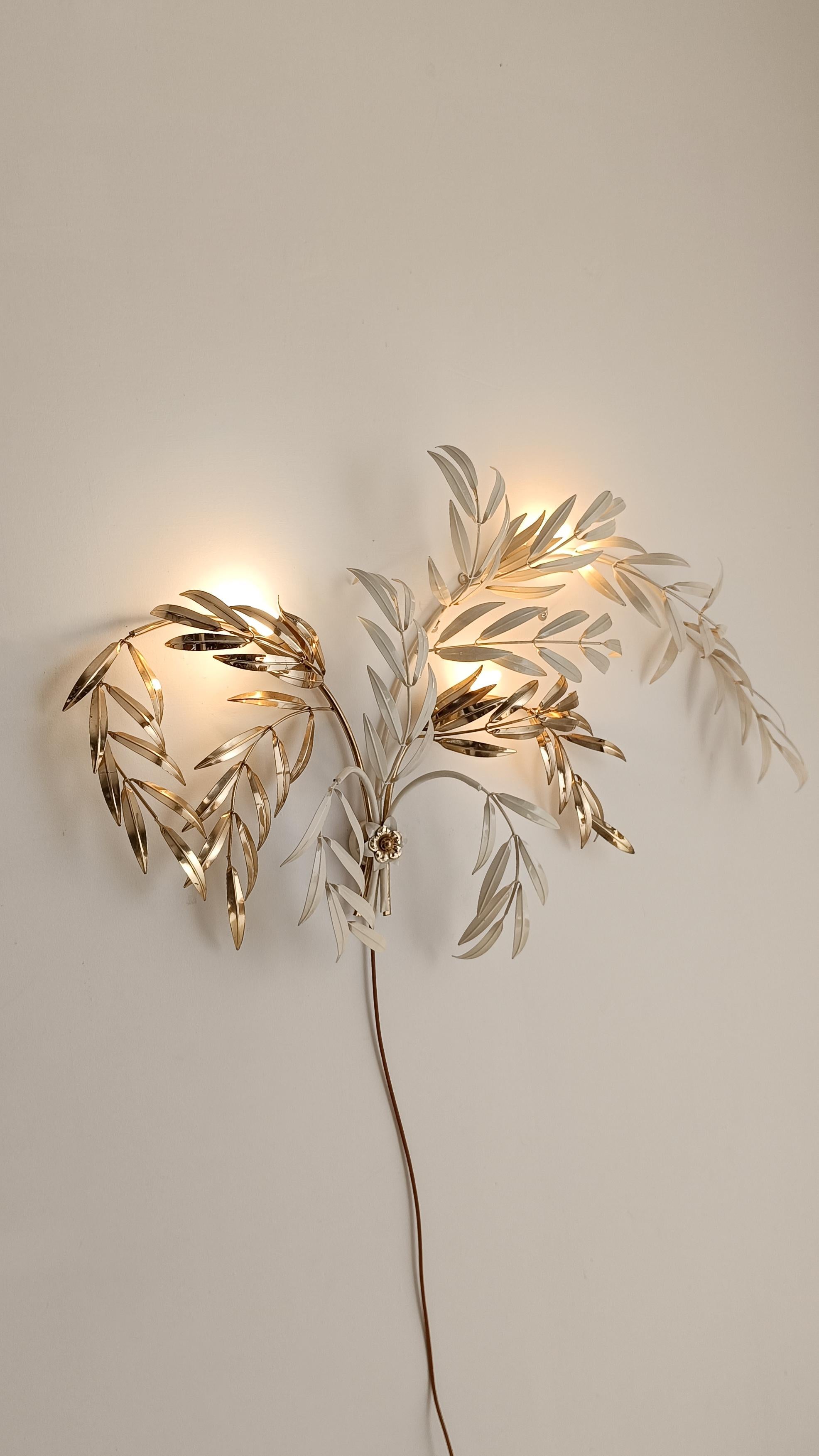 Hans Kögl Wandleuchte Sconce in Weiß & vergoldetem Metallblatt, Hollywood Regency Stil im Angebot 10