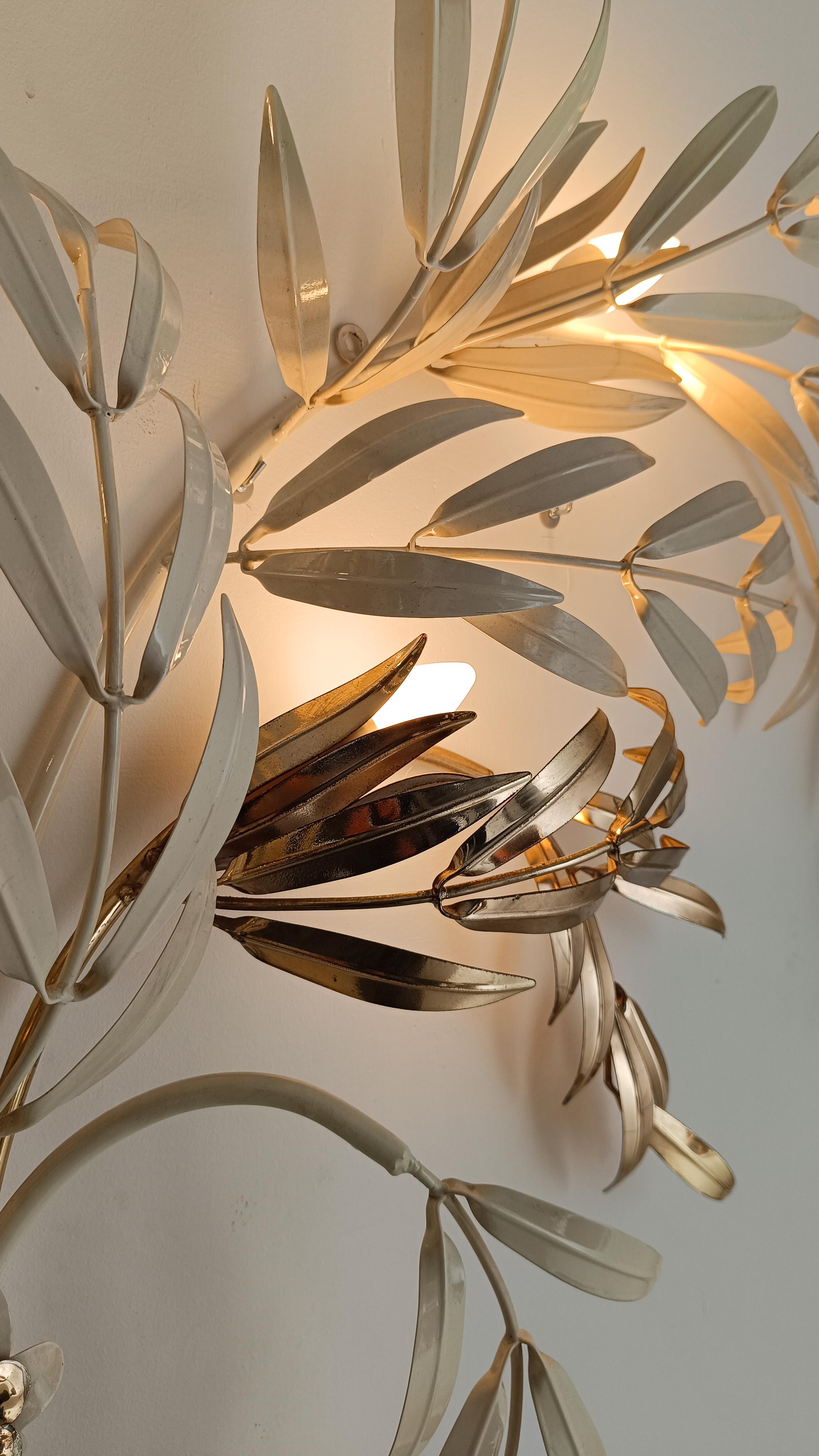 Hans Kögl Wandleuchte Sconce in Weiß & vergoldetem Metallblatt, Hollywood Regency Stil im Angebot 13