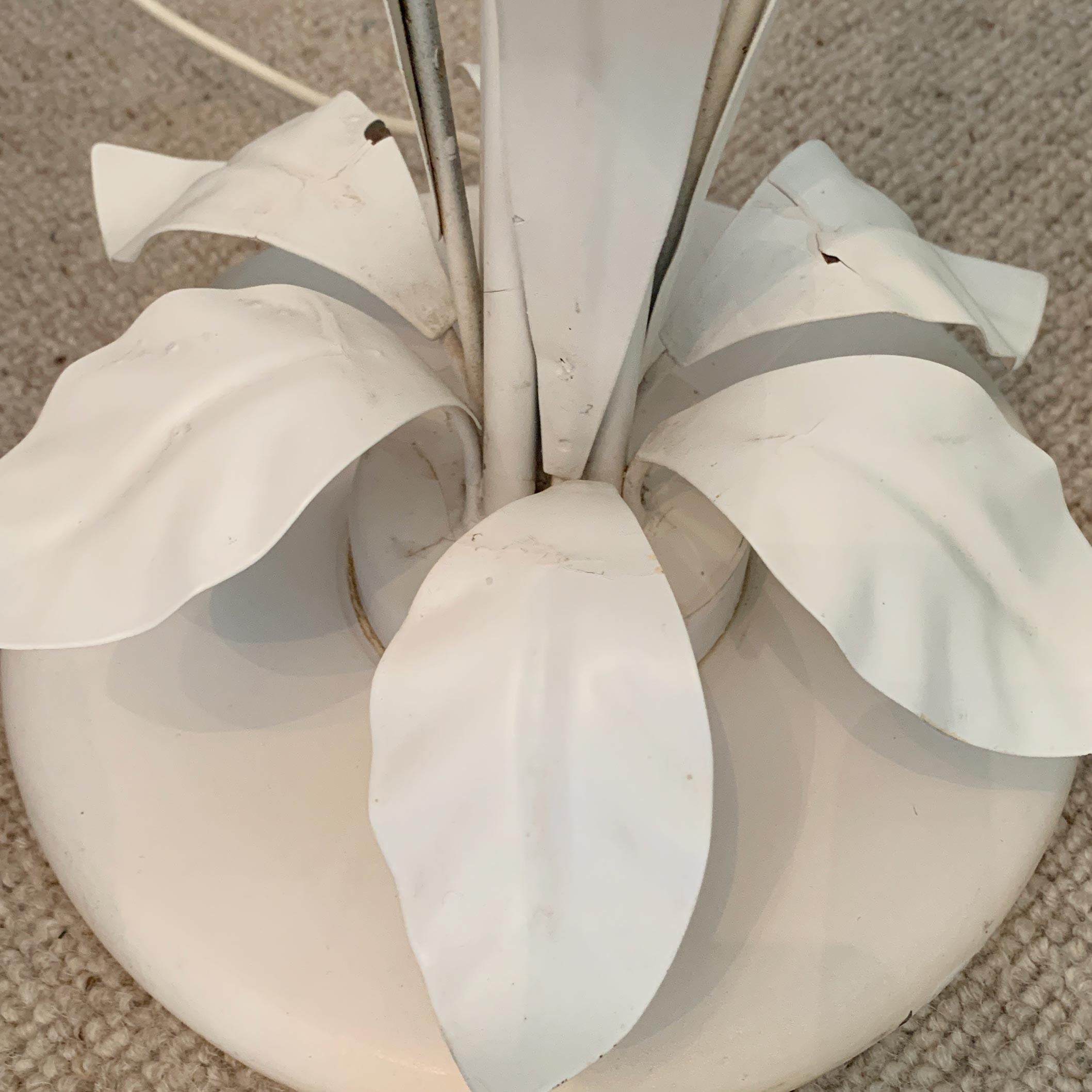 Hans Kogl White & Pink Flower Toleware Floor Lamp In Good Condition For Sale In Hastings, GB