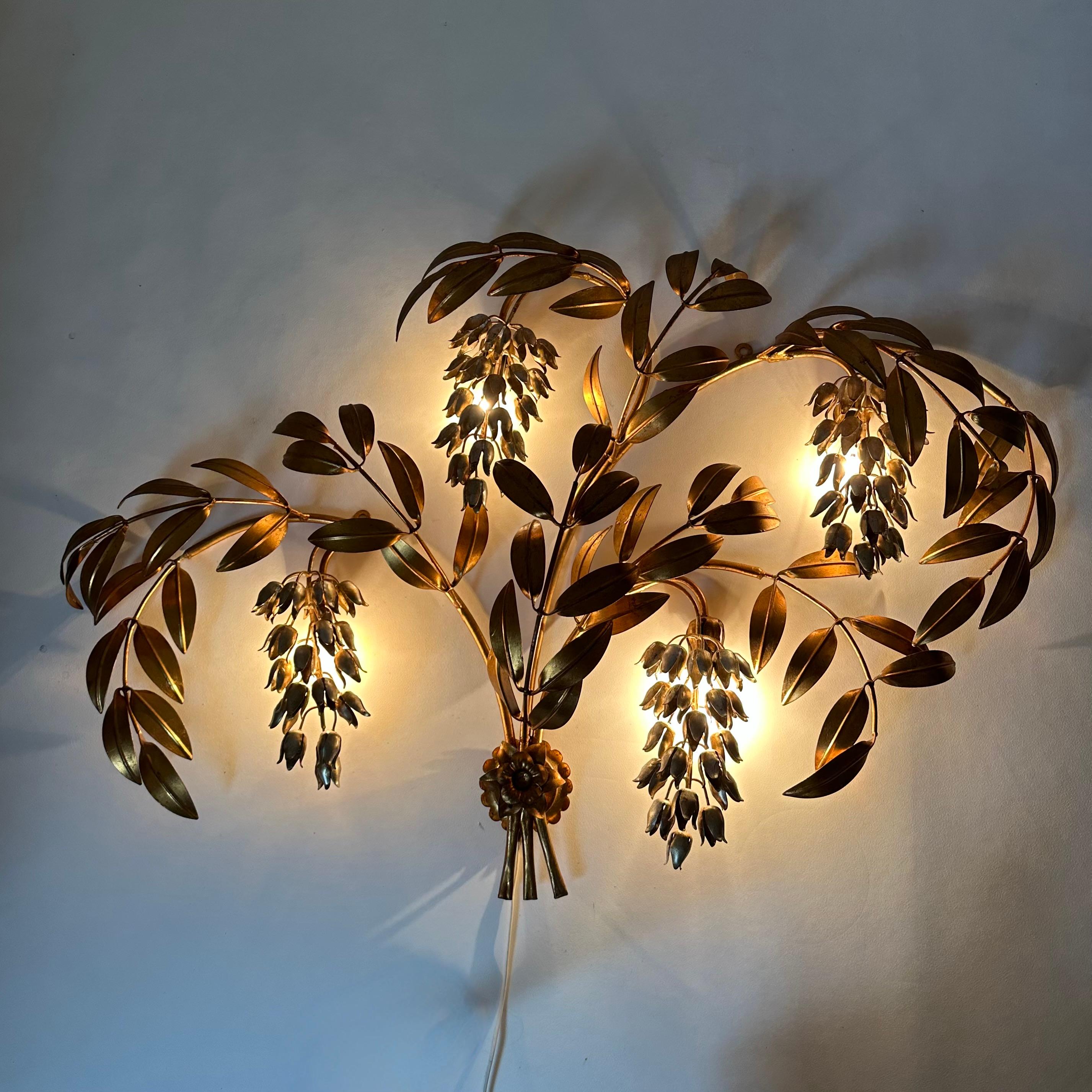 Hans Kögl wisteria aplique metal dorado , años 70 Moderno de mediados de siglo en venta