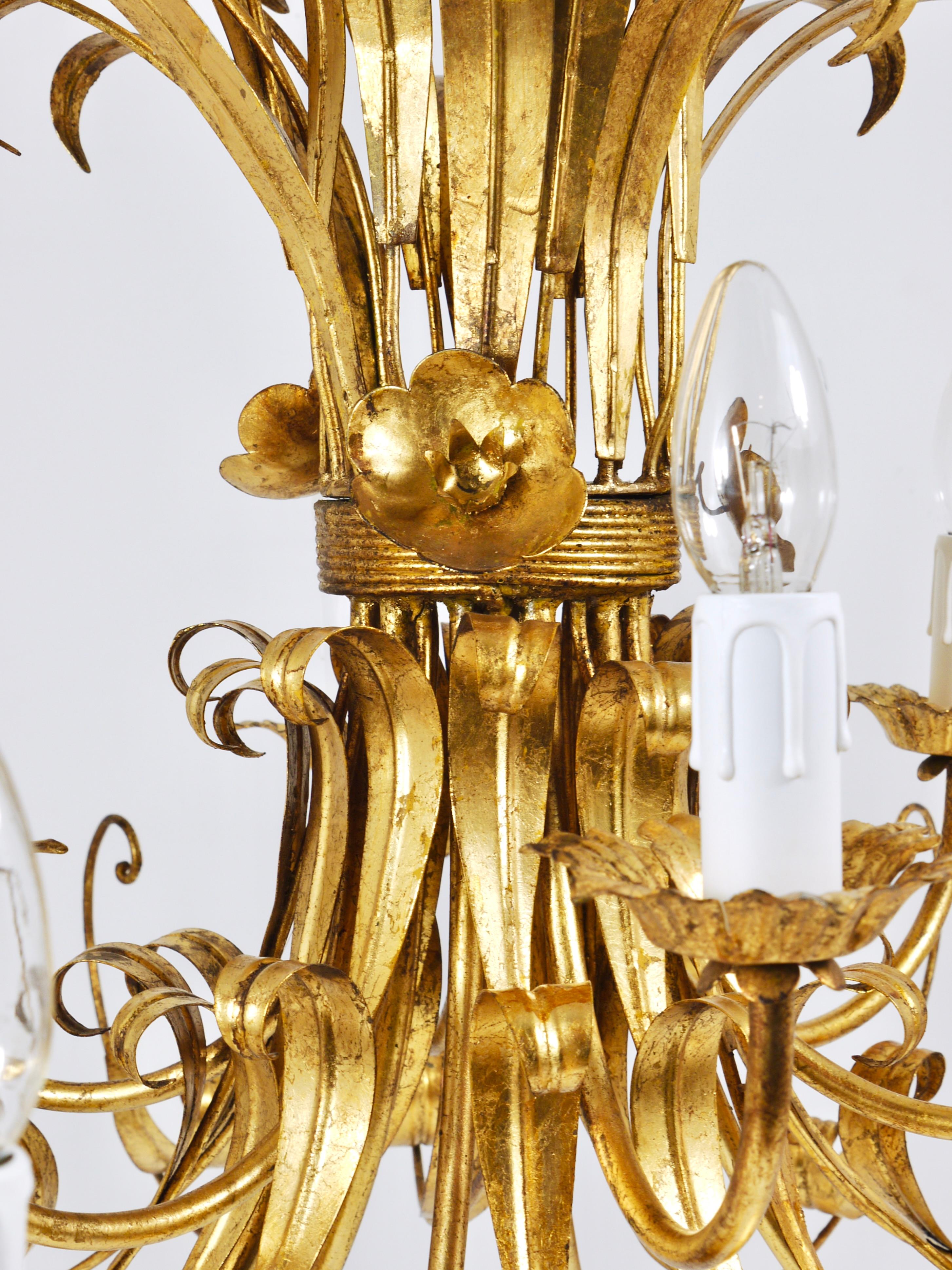 Hans Kögl XL Lámpara de Hierro Dorado con Ramo Floral de Trigo Hollywood Regency, Años 70 Alemán en venta