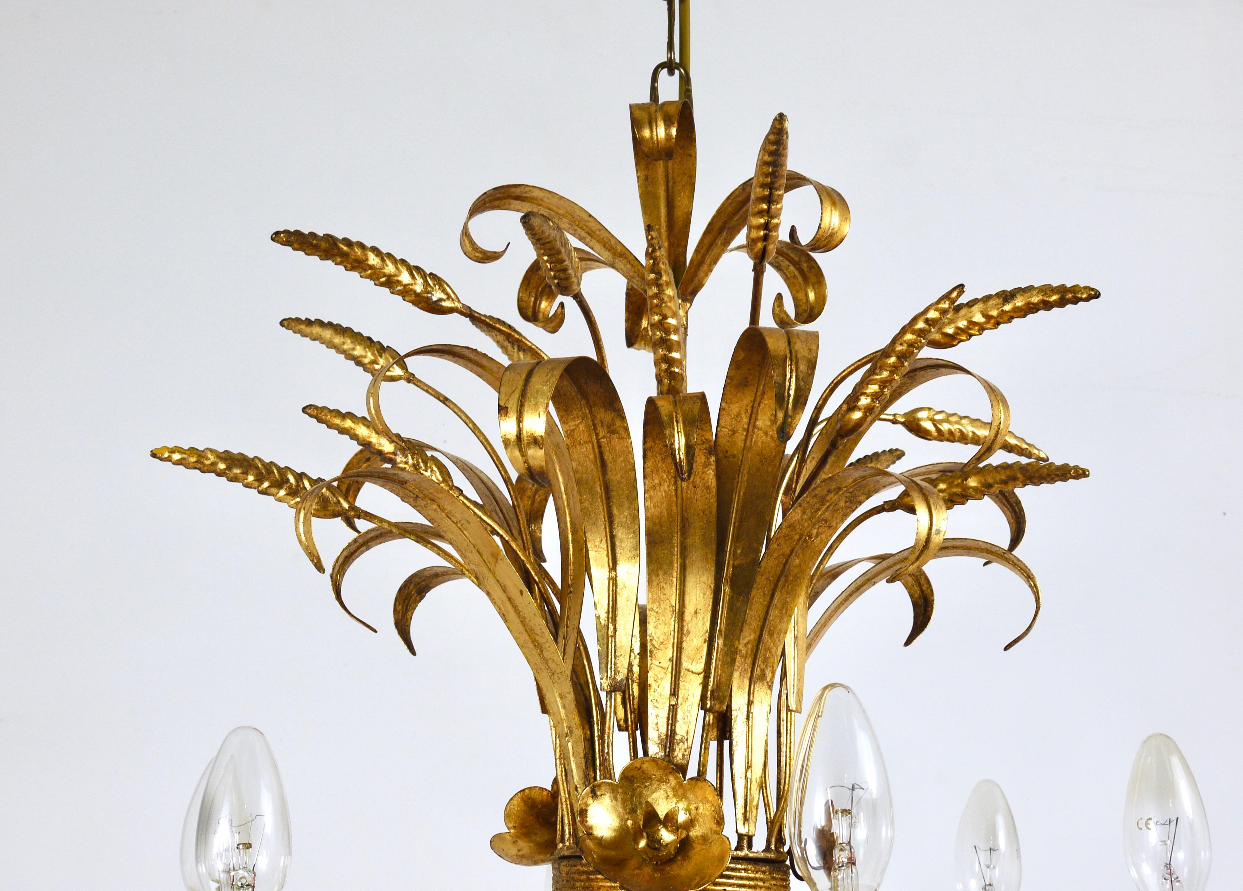 Hans Kögl XL Lámpara de Hierro Dorado con Ramo Floral de Trigo Hollywood Regency, Años 70 Metal en venta