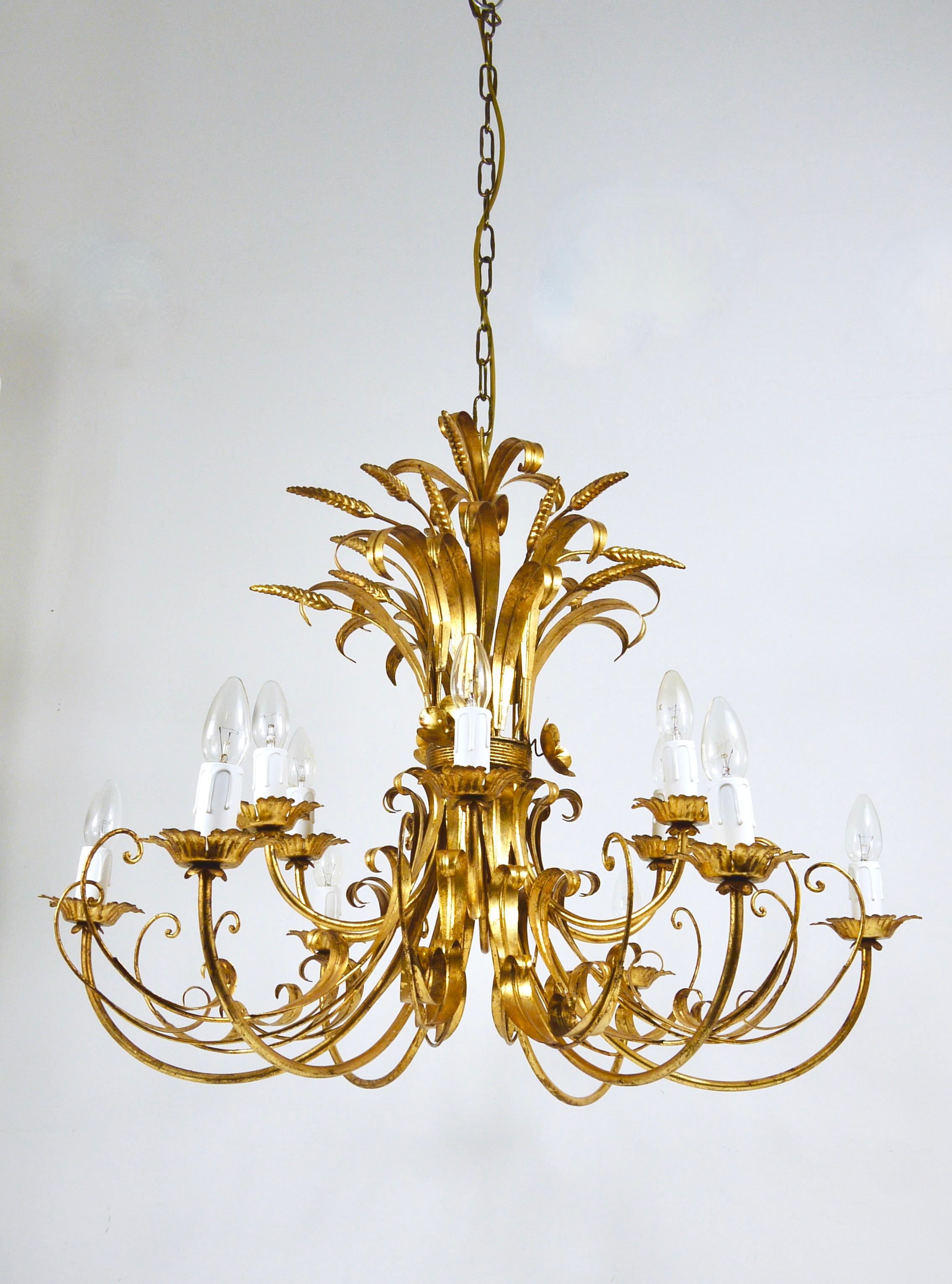 Hans Kögl XL Lámpara de Hierro Dorado con Ramo Floral de Trigo Hollywood Regency, Años 70 en venta 1