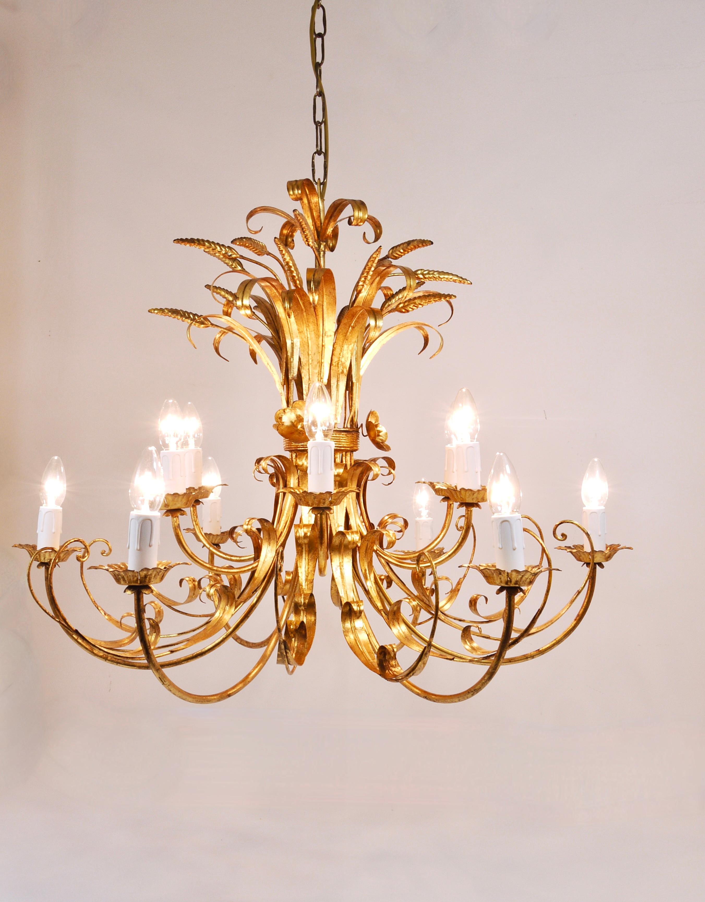 Hans Kögl XL Lámpara de Hierro Dorado con Ramo Floral de Trigo Hollywood Regency, Años 70 en venta 2