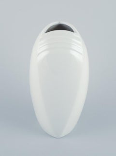 Hans Merz for Meissen, large porcelain vase in a modern design.