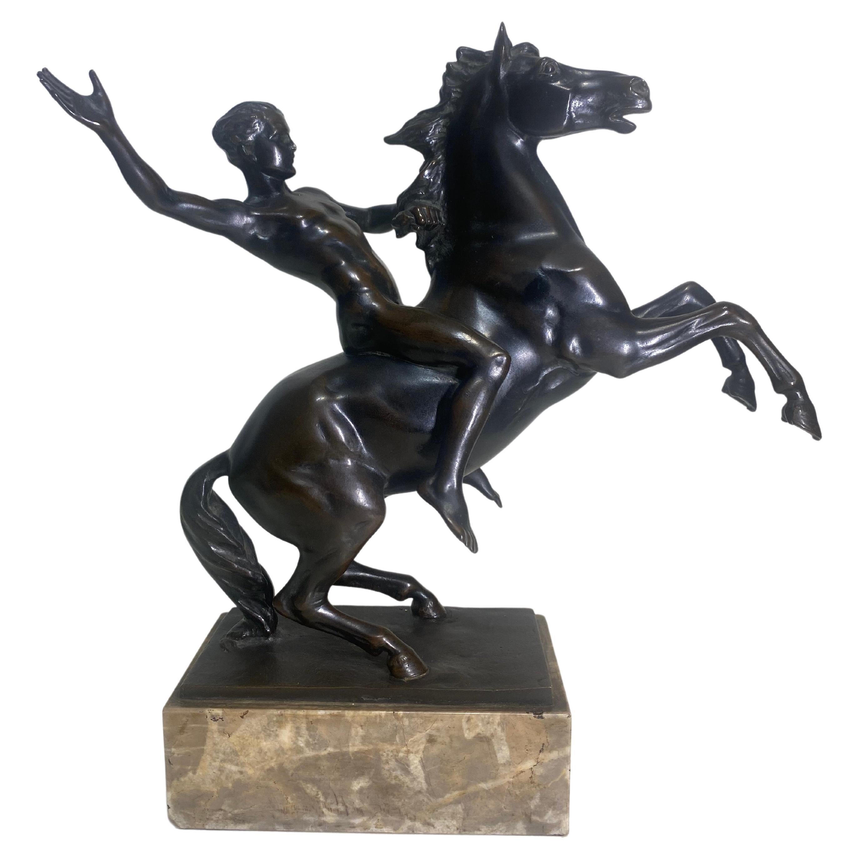 Hans Muller (Autrichien 1873-1937) Sculpture en bronze d'un cheval et d'un cavalier masculin nu  en vente 1