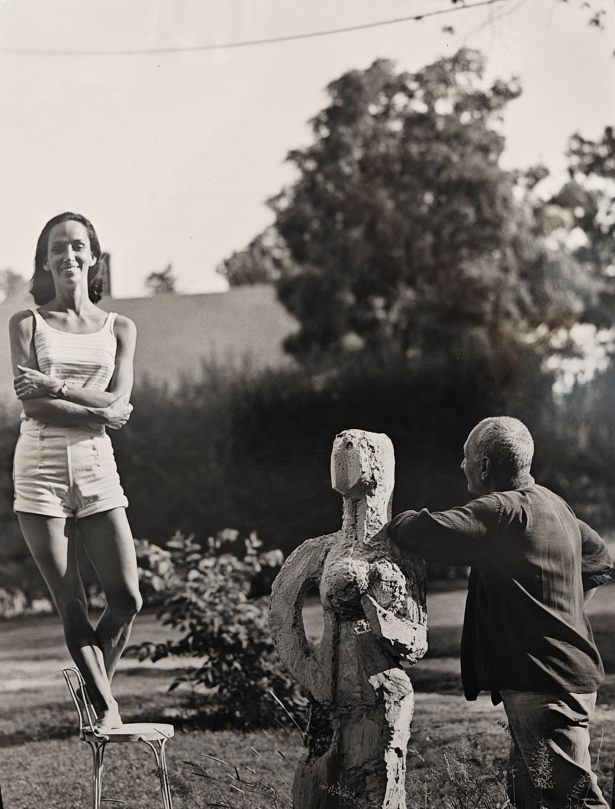 Hans Namuth
Maurice Grossman Carolyn Brown Photograph, circa 1960s
Stamped on verso
Photography
13 3/4 x 10 3/4 inches

Provenance
Estate of Carolyn Brown, New York 2025.


Born in Essen, Germany, Hans Namuth created his initial significant