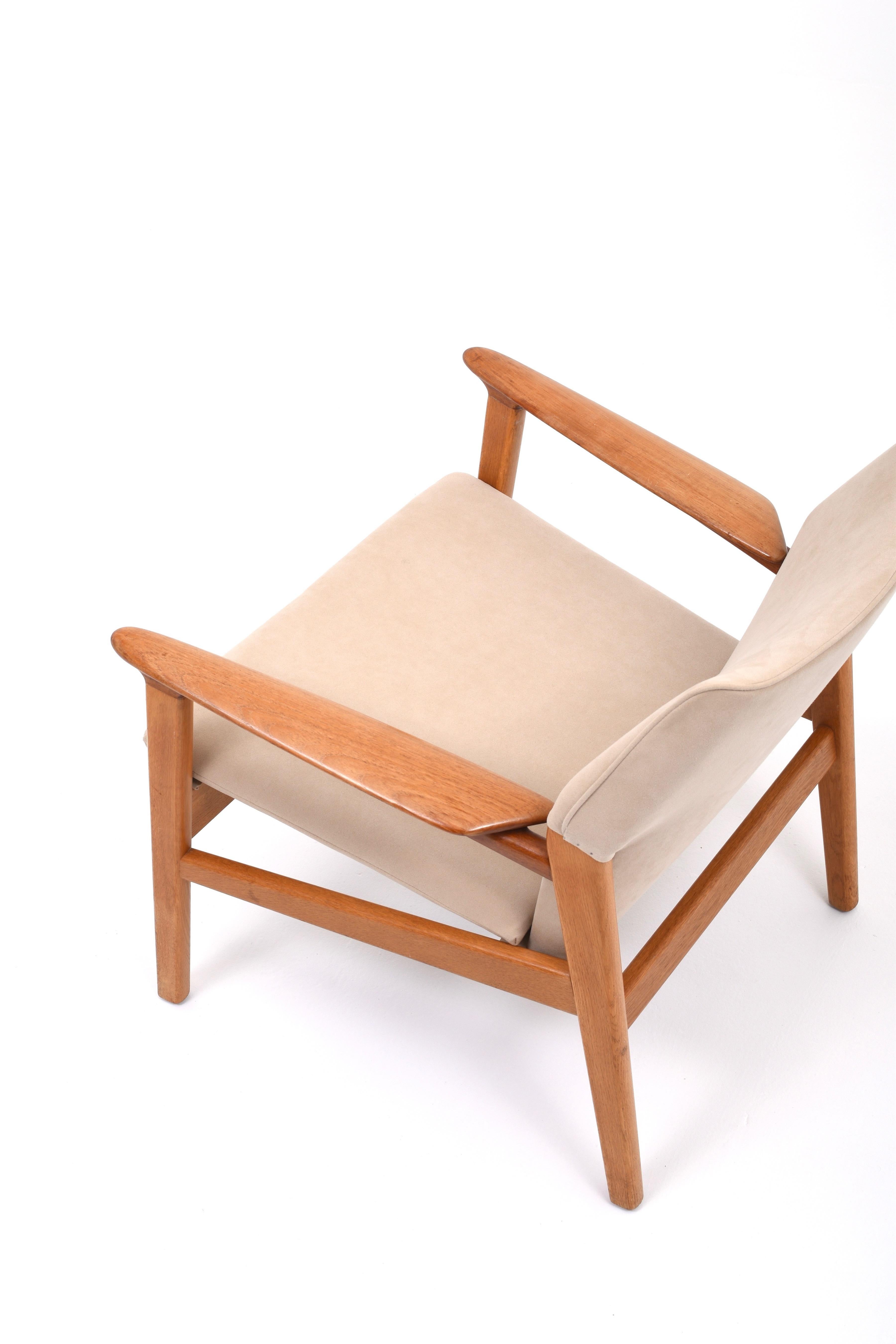 Hans Olsen ''9015'' Suede Easy Chair for Gärsnäs For Sale 3