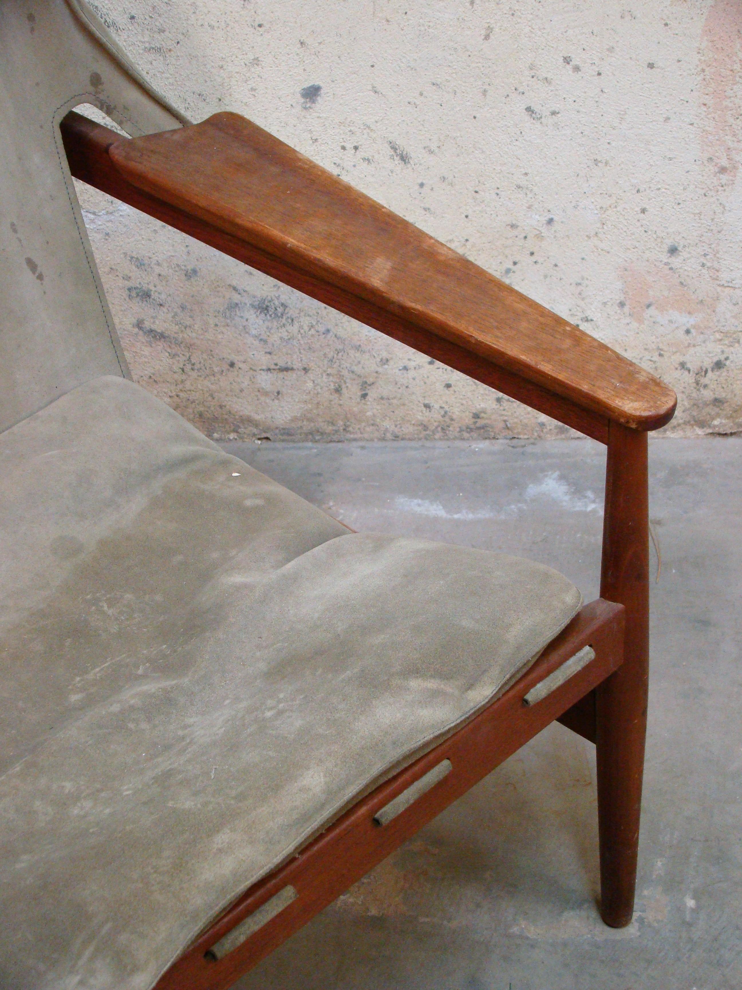 Hans Olsen Antelope Chair for Viskadalens Mobler in Original Suede Leather For Sale 1