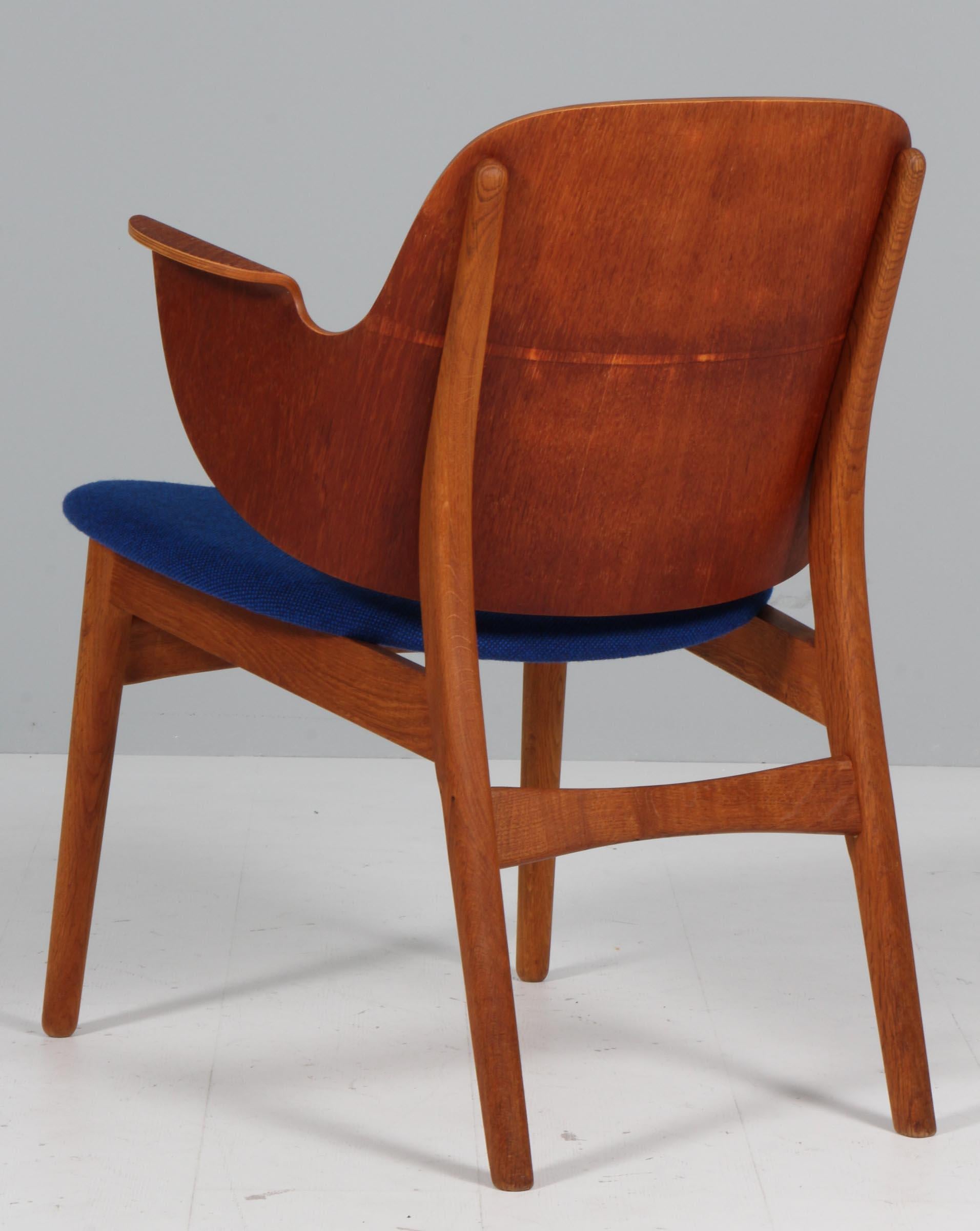 Sillón Hans Olsen, Model 107 mediados del siglo XX en venta