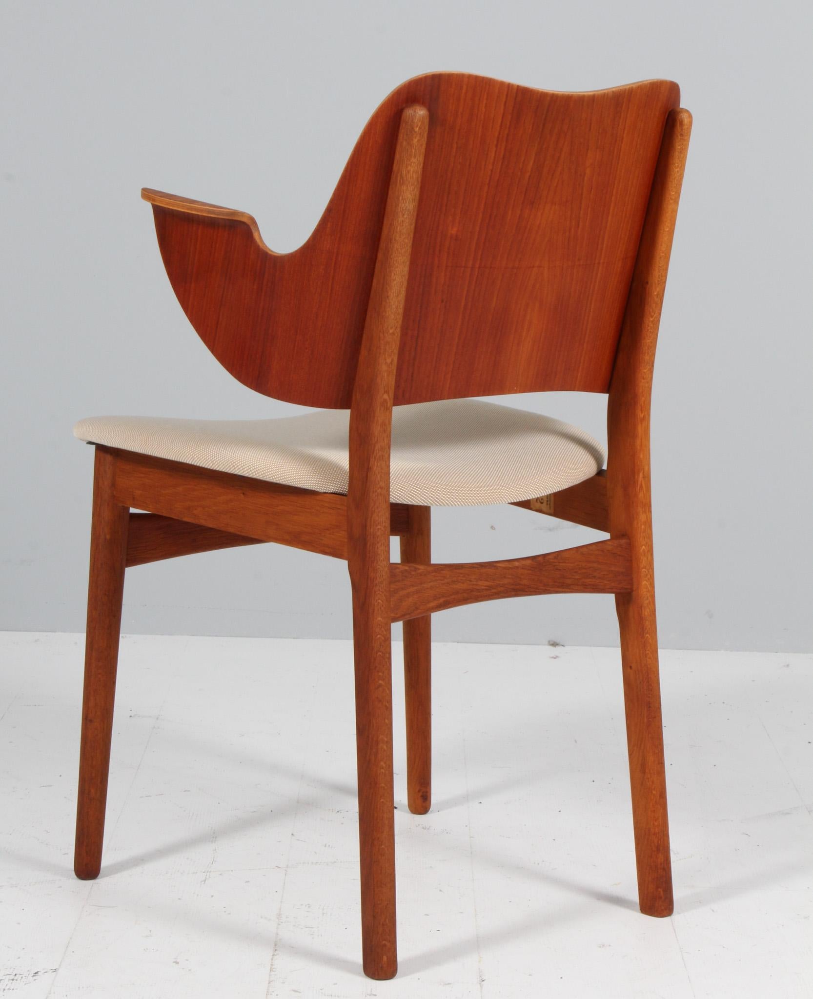 Sillón Hans Olsen, Model 107 mediados del siglo XX en venta