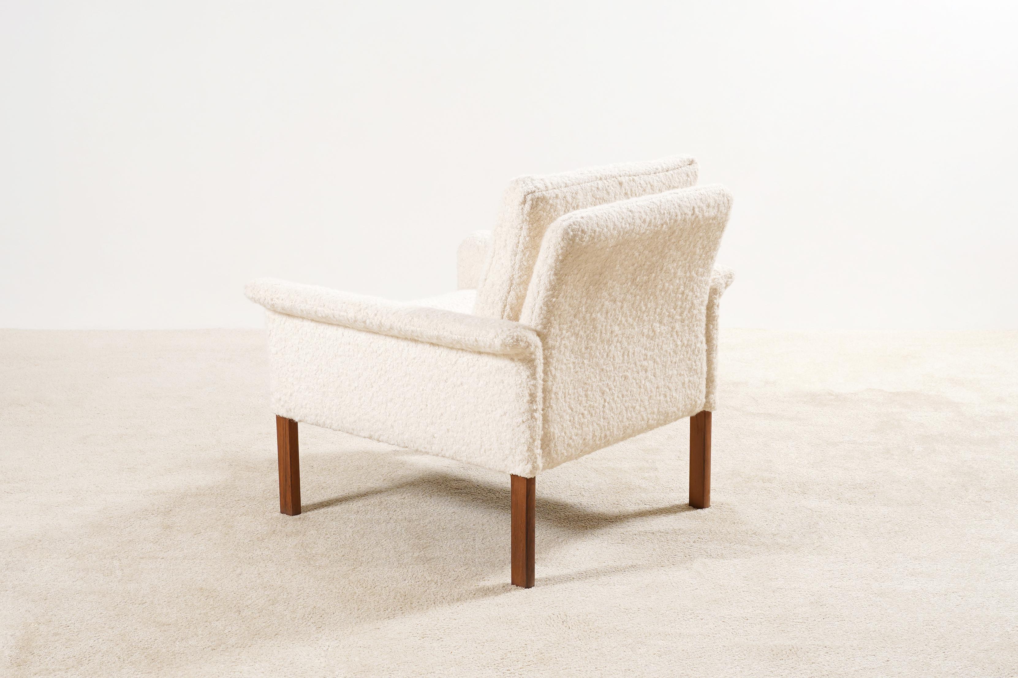 Fabric Hans Olsen Armchair model 500 for CS Møbler, 1960. New upholstery. For Sale