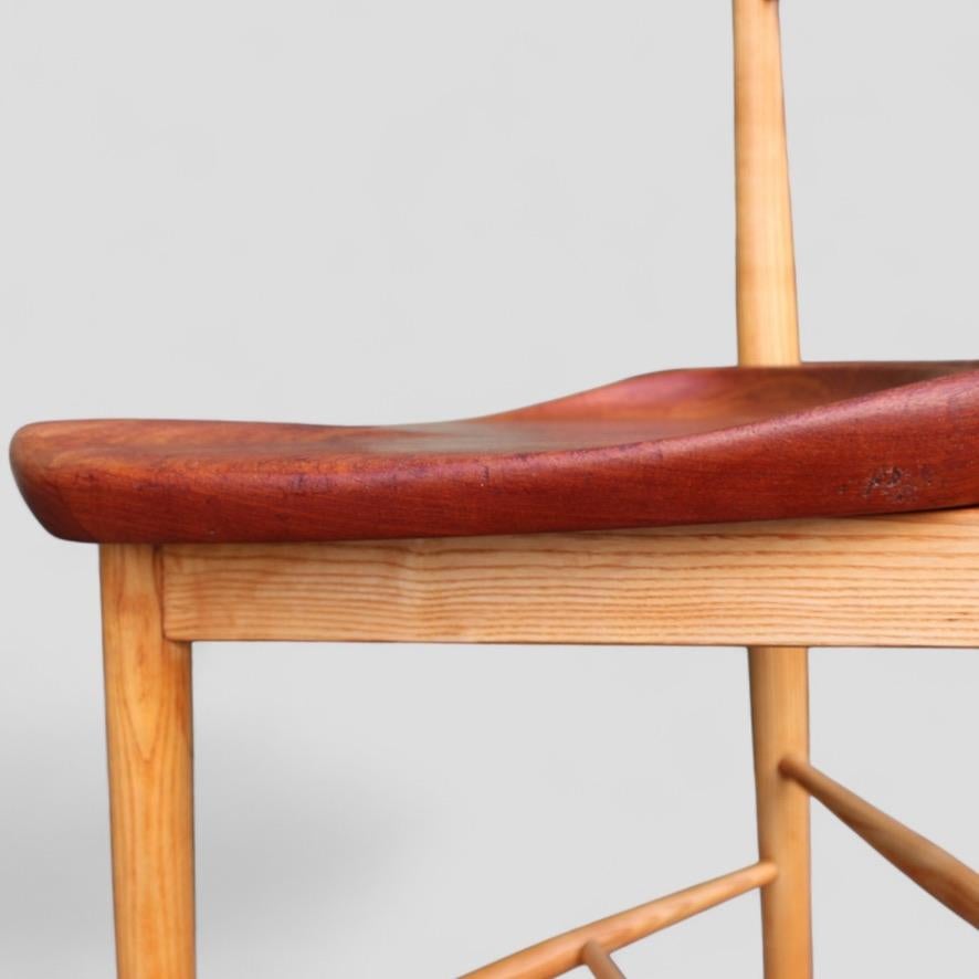 Metà XX secolo Hans Olsen Sedia Valet in frassino e teak 1957, realizzata a mano da Verner Birksholm in vendita
