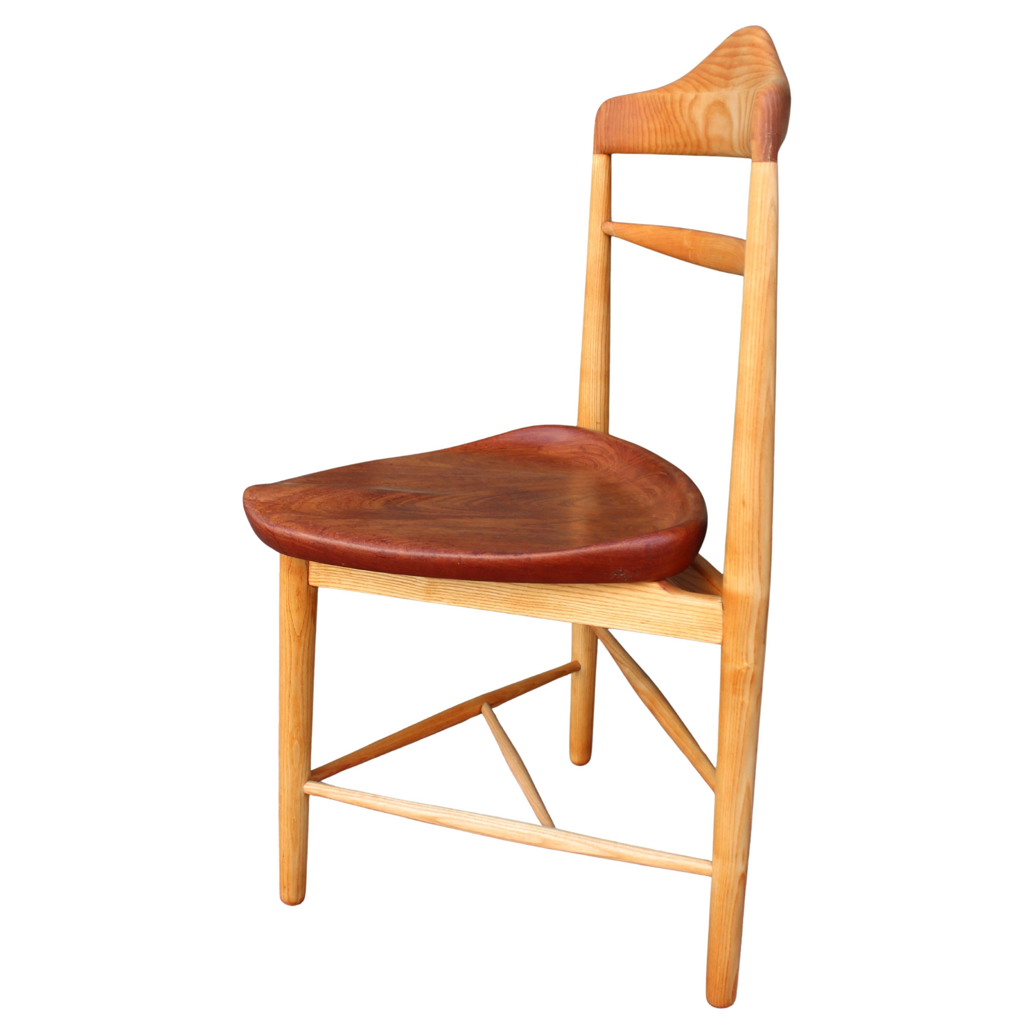 Hans Olsen
Sedia Valet 1957

Una rara sedia da cameriere con struttura in frassino e seduta in teak massiccio intagliato.

Realizzato dall'ebanista Verner Birksholm nel 1957 circa. 

Un modello raro presentato alla mostra della corporazione degli