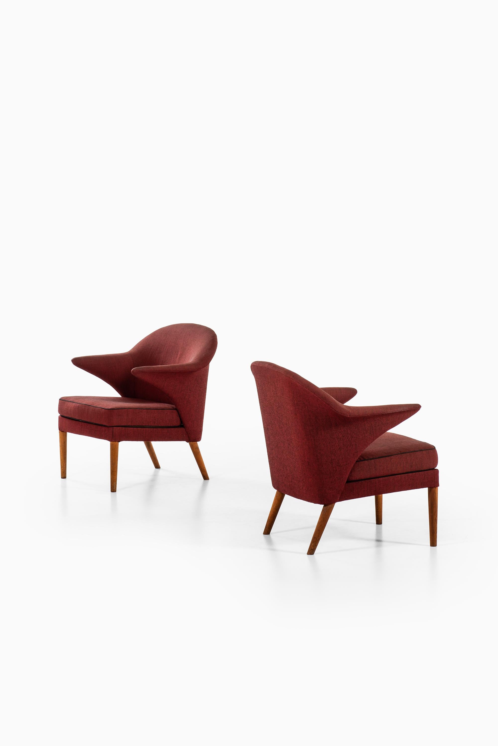 Scandinavian Modern Hans Olsen Attributed Pair of Easy Chairs Produced in Denmark For Sale