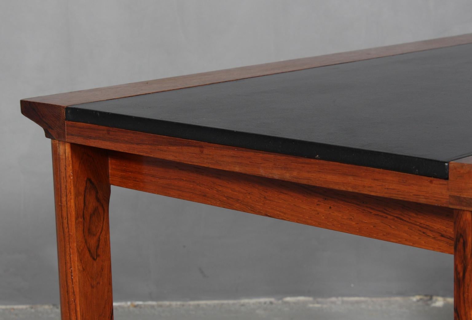 Hans Olsen Coffee Table of Rosewood and Leather In Good Condition For Sale In Esbjerg, DK