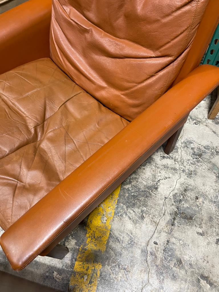 Sedia da salotto e ottomana in pelle marrone moderna Hans Olsen in vendita 2