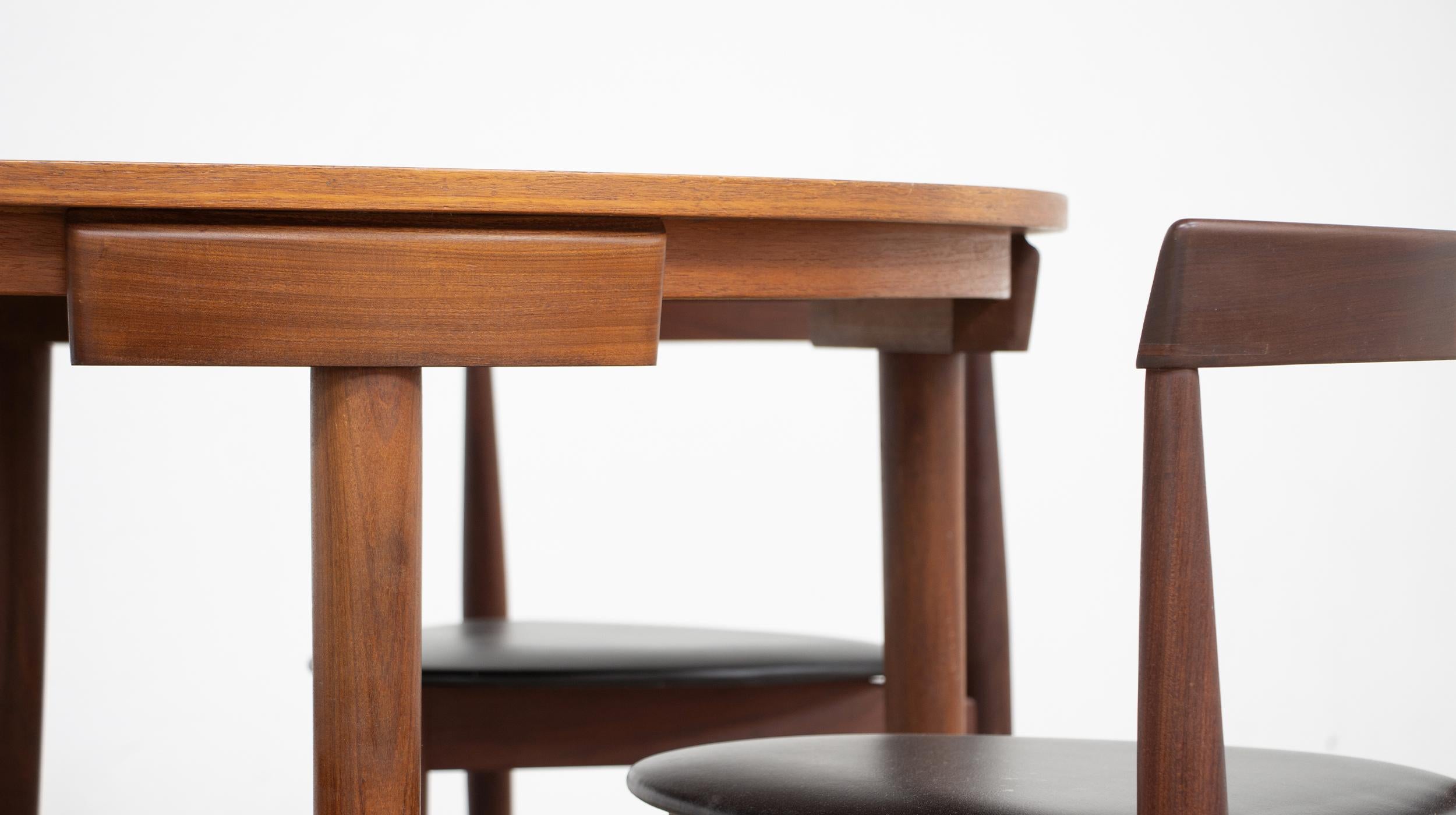 hans olsen table and chairs