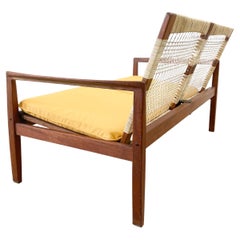 Dänischer moderner Loveseat aus Teakholz und Schilfrohr von Hans Olsen