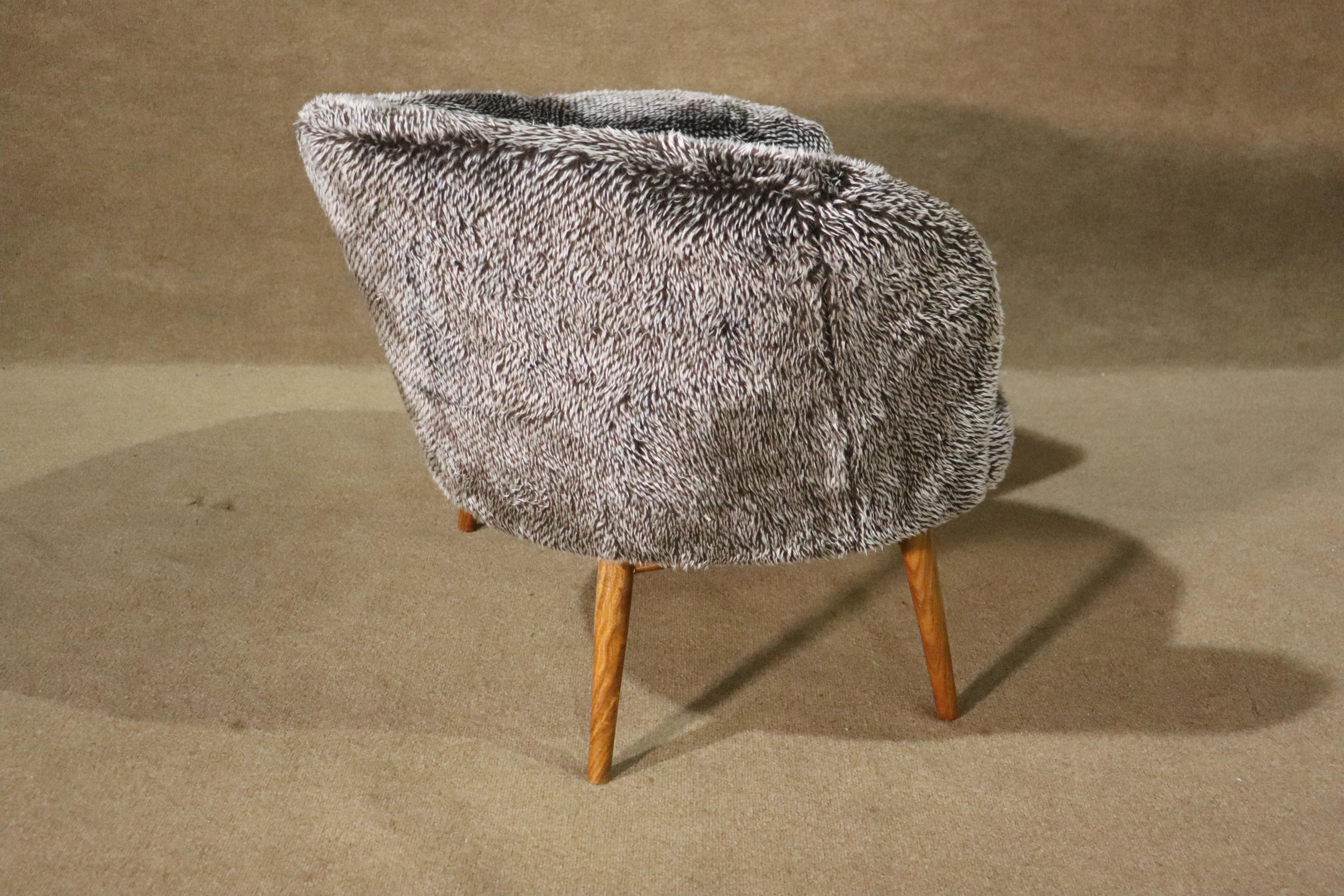 Hans Olsen Designed 'Fried Egg' Chair For Sale 4