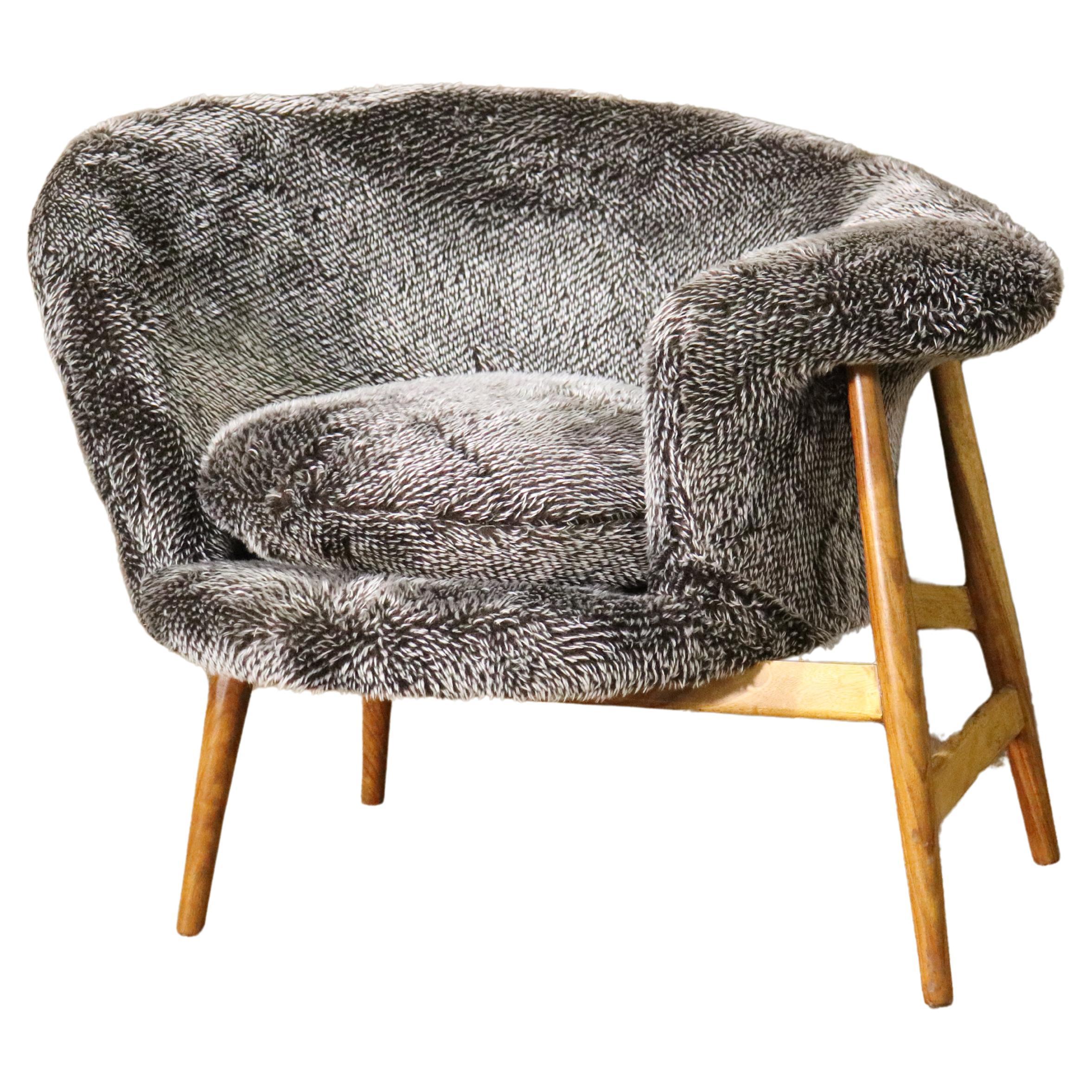Hans Olsen Designed 'Fried Egg' Chair