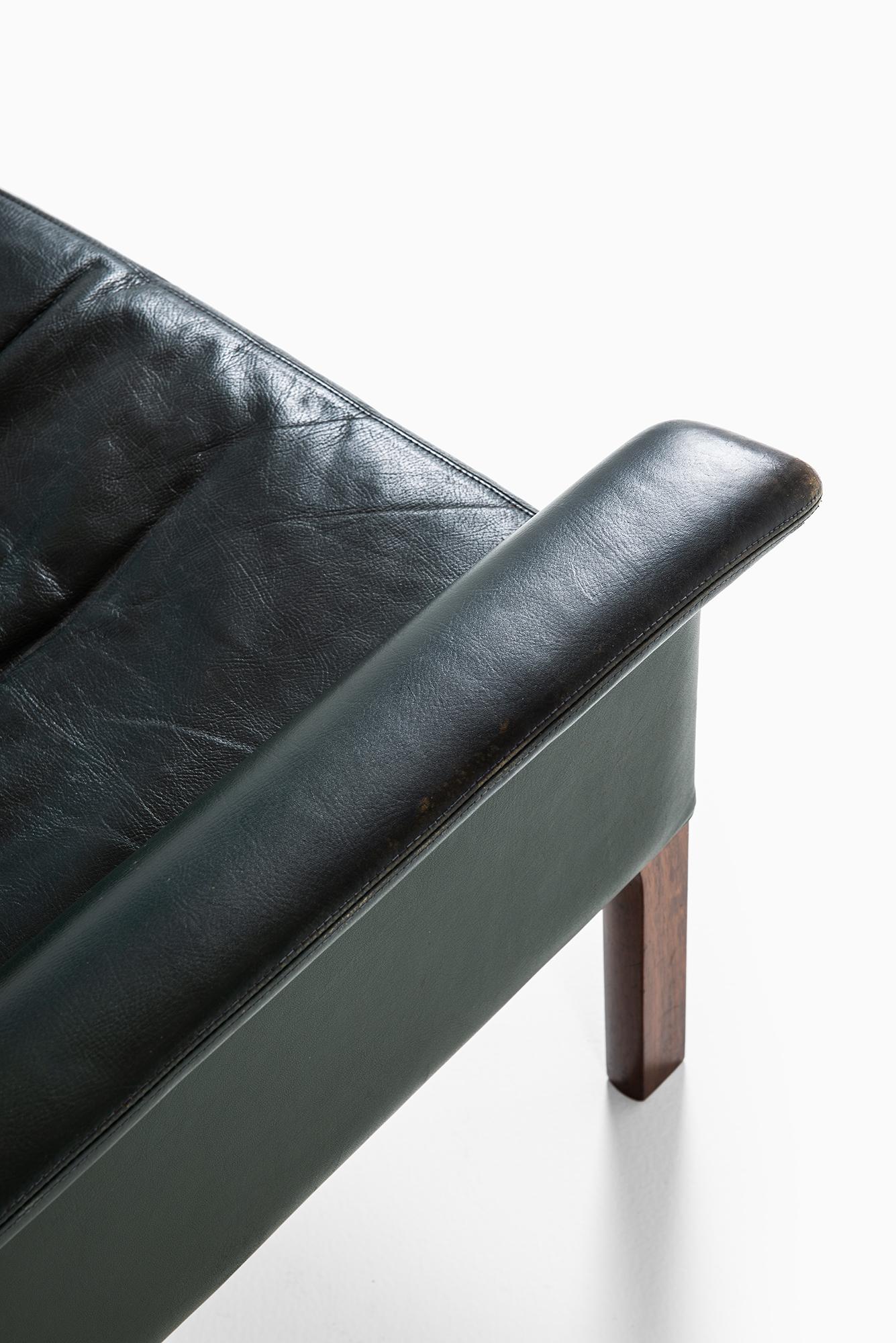 Leather Hans Olsen easy chairs model 500 by C/S Møbler in Denmark