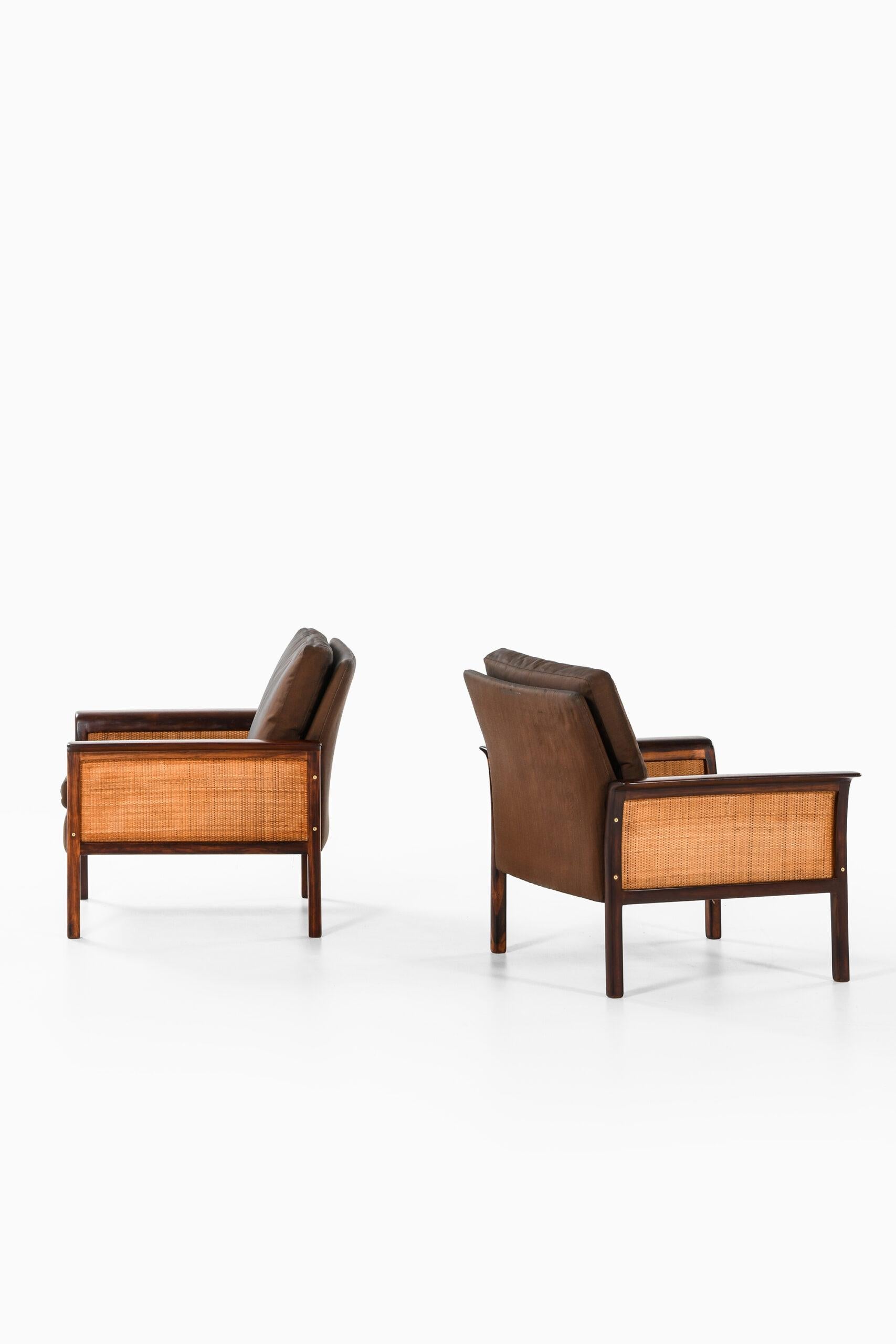 Hans Olsen Easy Chairs Modell 500 Produziert von C/S Møbler (Messing) im Angebot