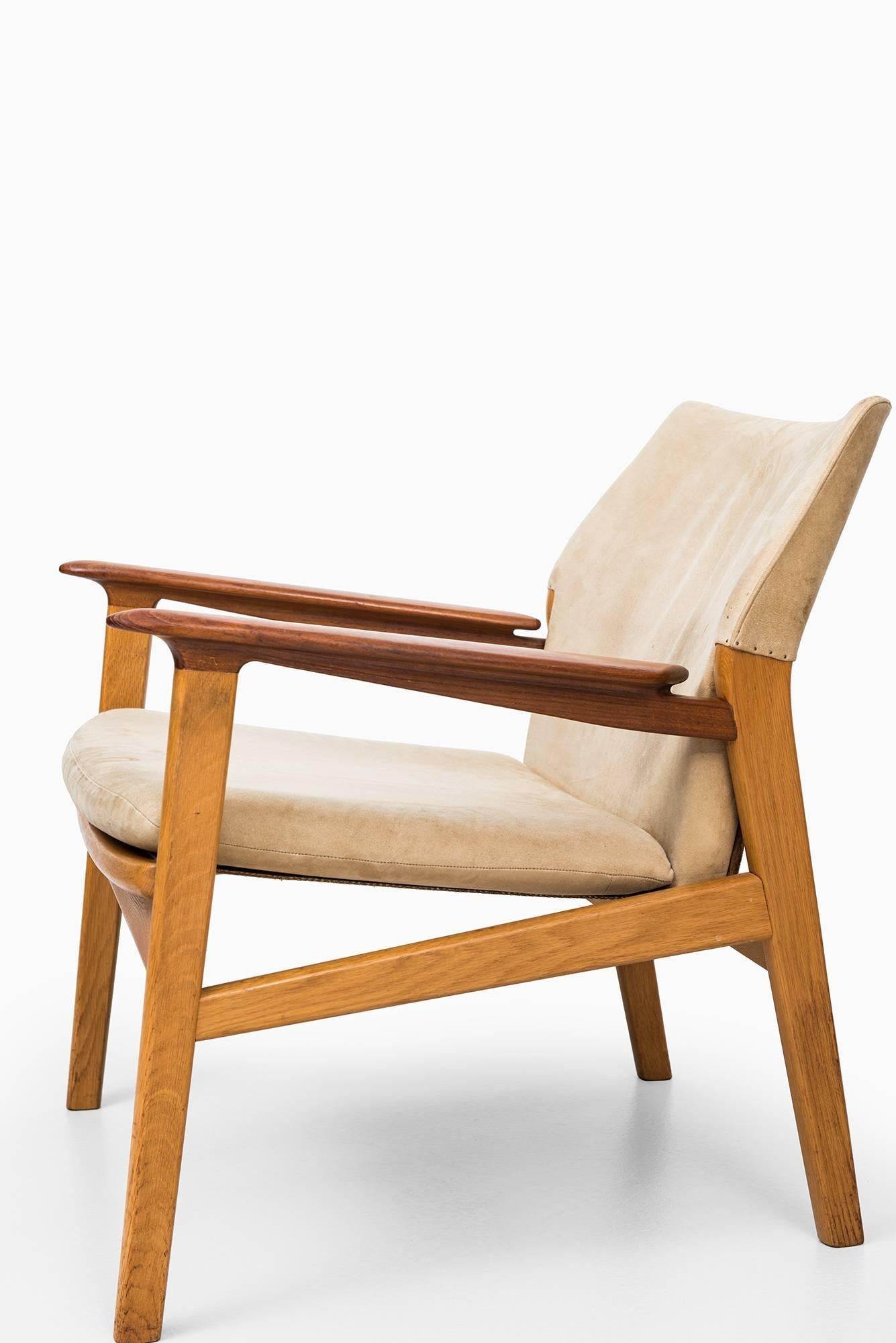 Mid-20th Century Hans Olsen Easy Chairs Model 9015 by Gärsnäs in Sweden For Sale