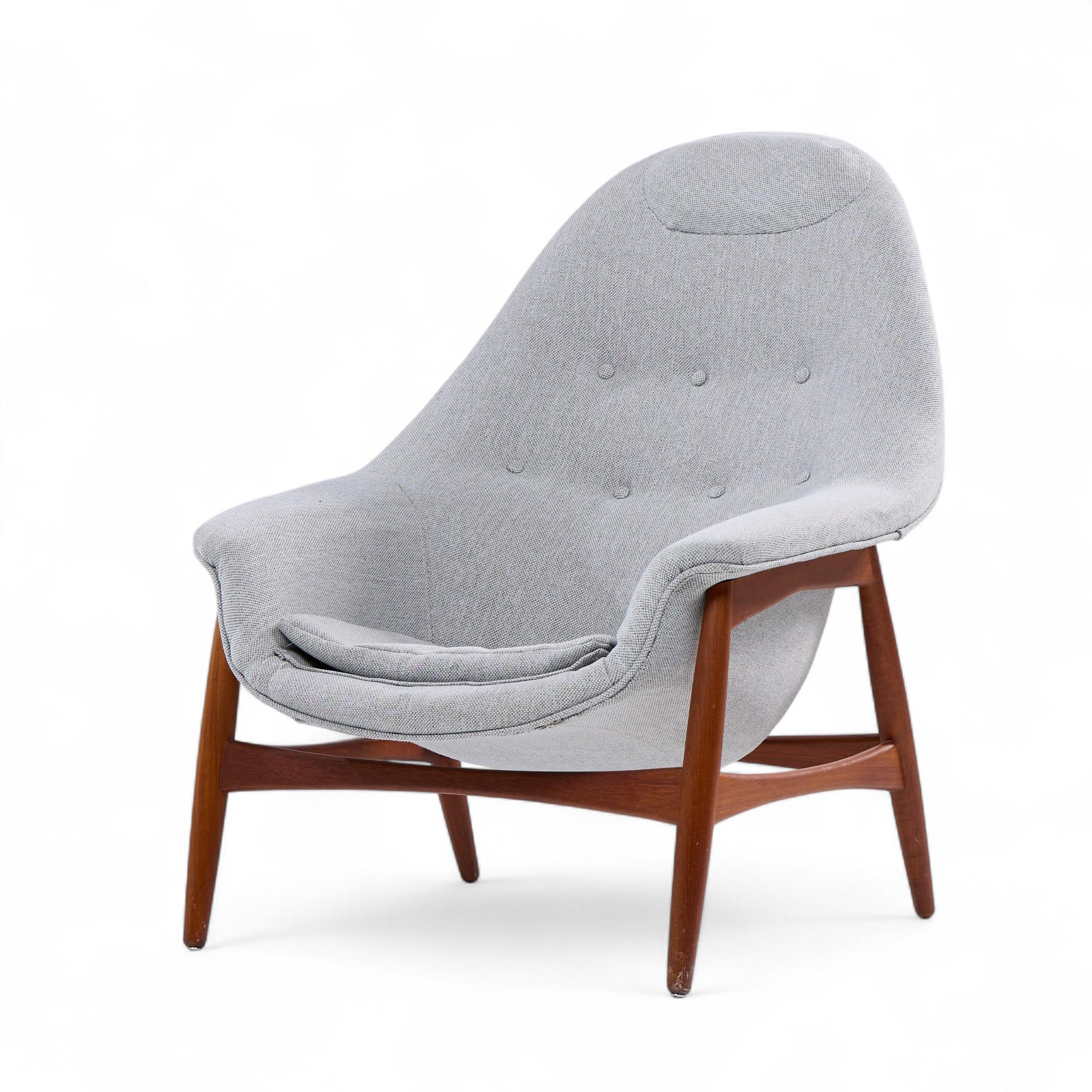 20th Century Hans Olsen for Bramin Møbler Mid Century Danish Sculptural Lounge Chairs - Pair For Sale