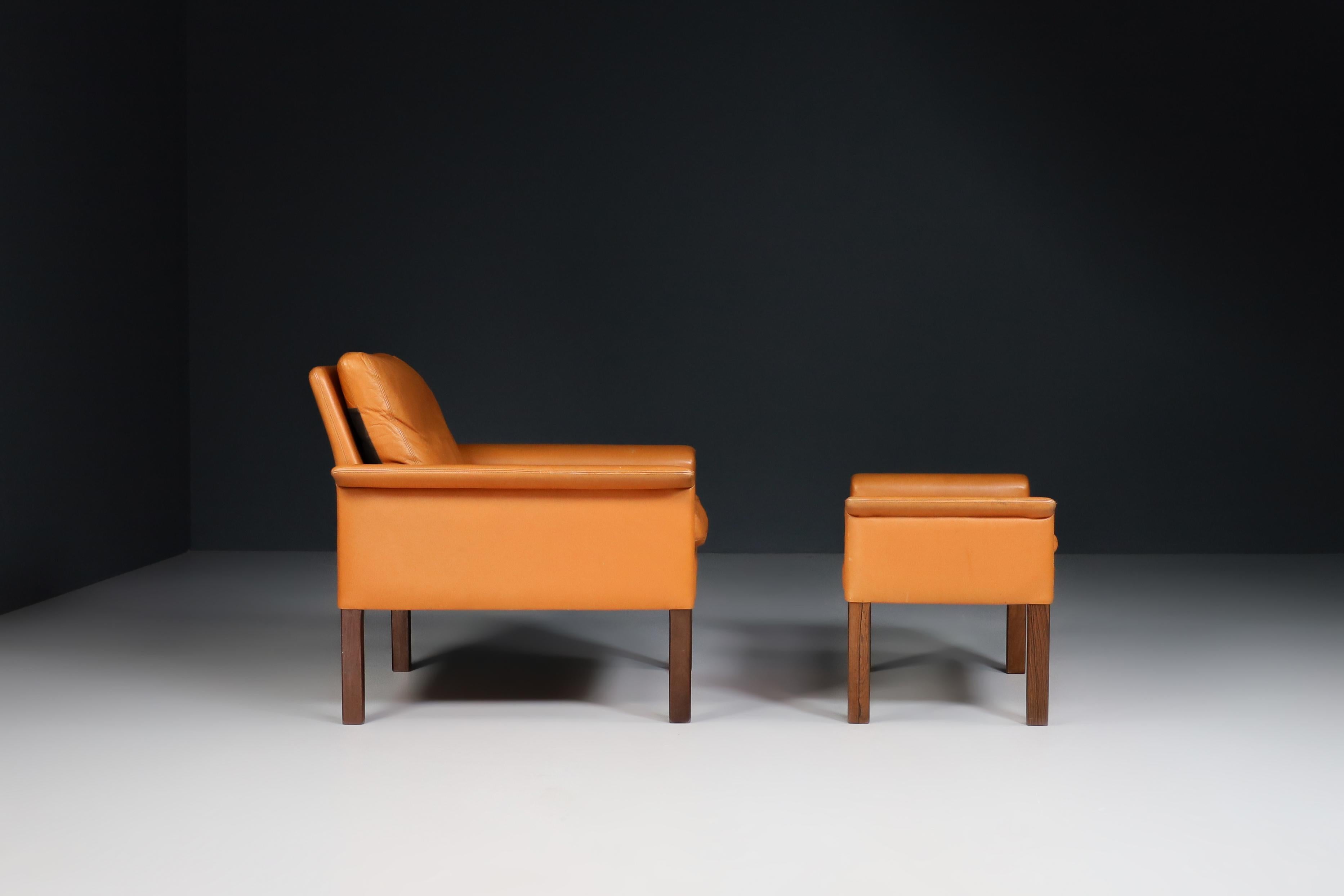 Hans Olsen for C/S Møbler, Lounge Chair and Ottoman in Walnut and Leather 1960s For Sale 2