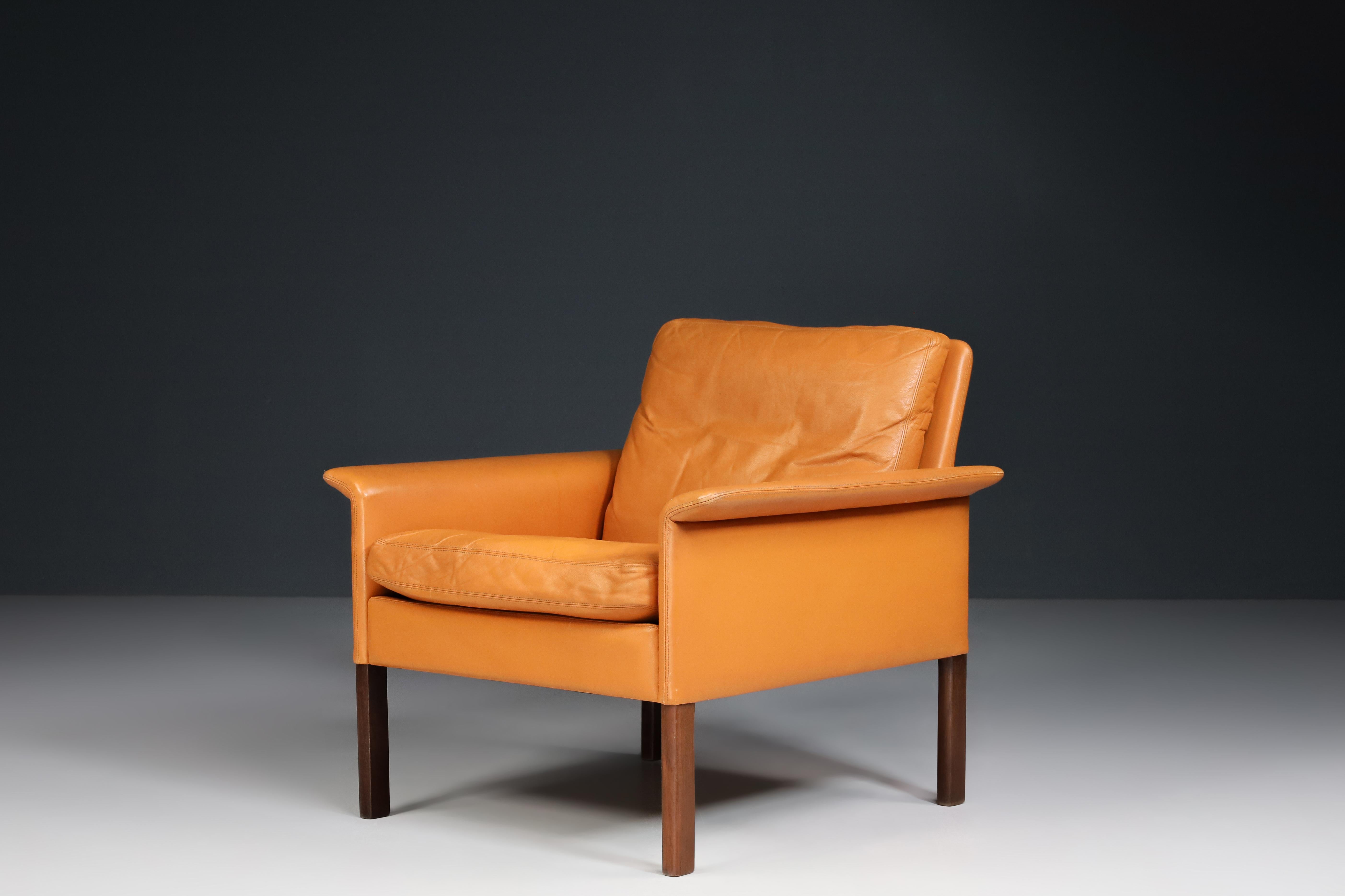 Hans Olsen for C/S Møbler, Lounge Chair and Ottoman in Walnut and Leather 1960s For Sale 4
