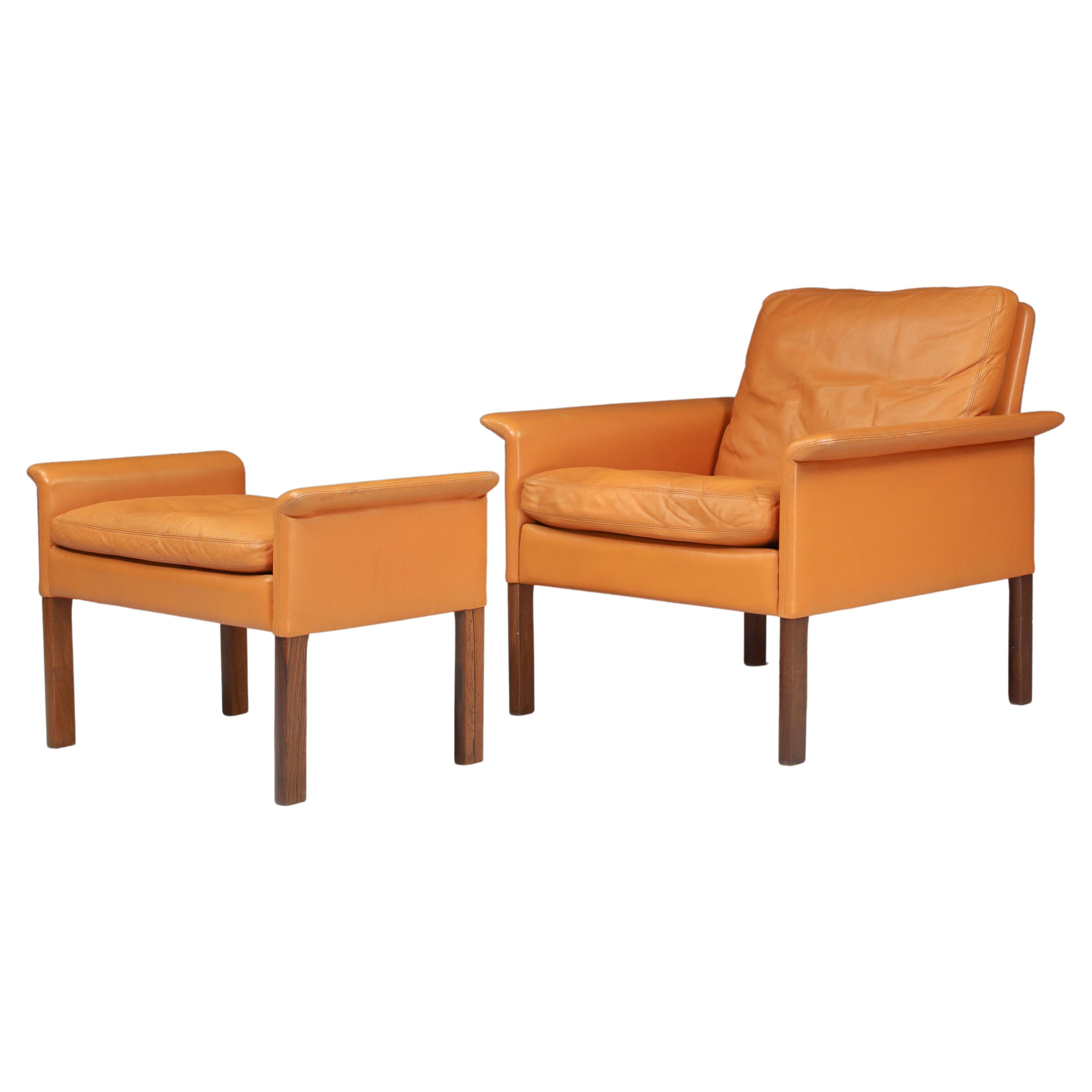 Hans Olsen for C/S Møbler, Lounge Chair and Ottoman in Walnut and Leather 1960s For Sale