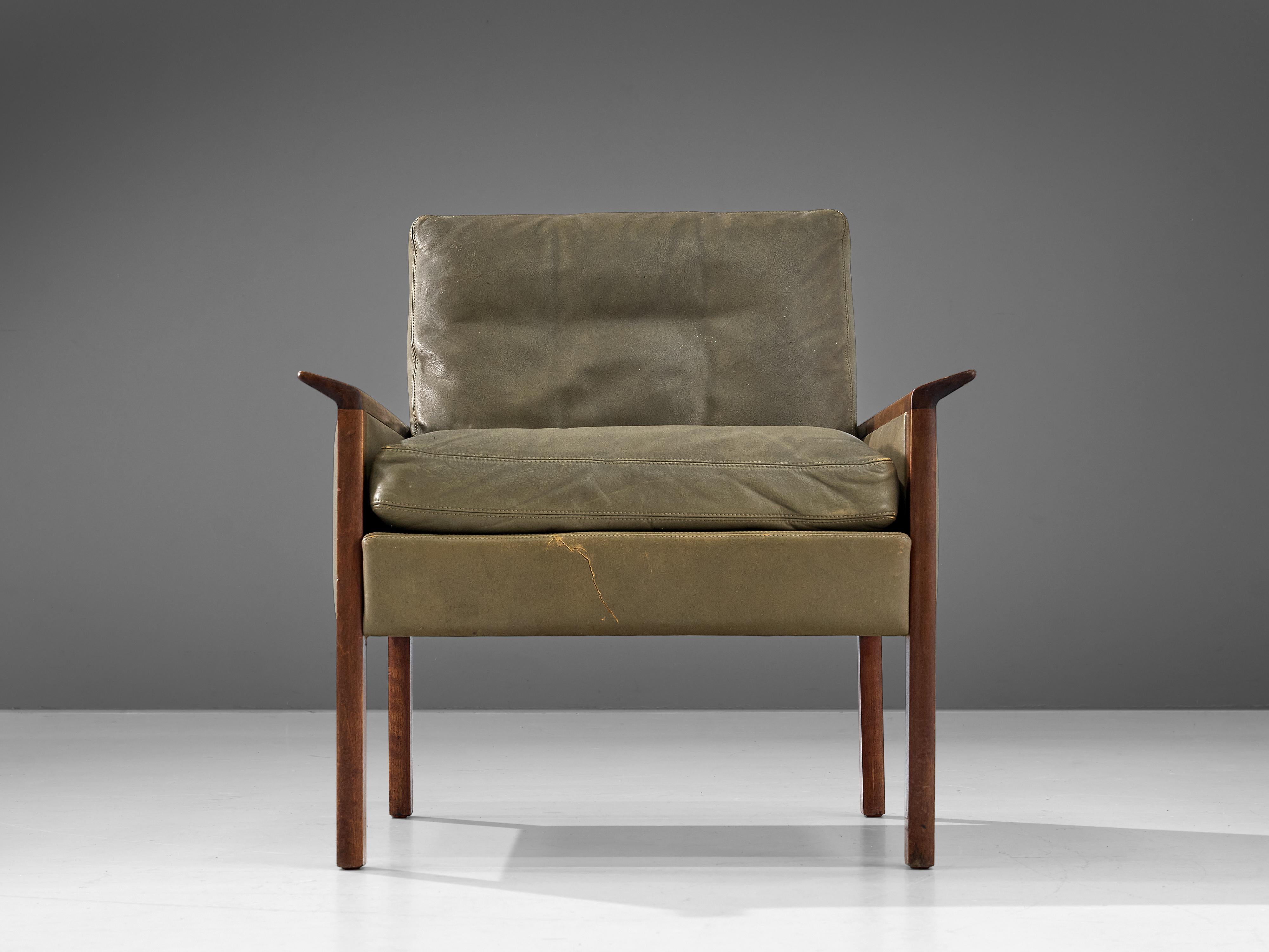 Hans Olsen for C/S Møbler Lounge Chair Model ‘400’ in Walnut and Leather 2