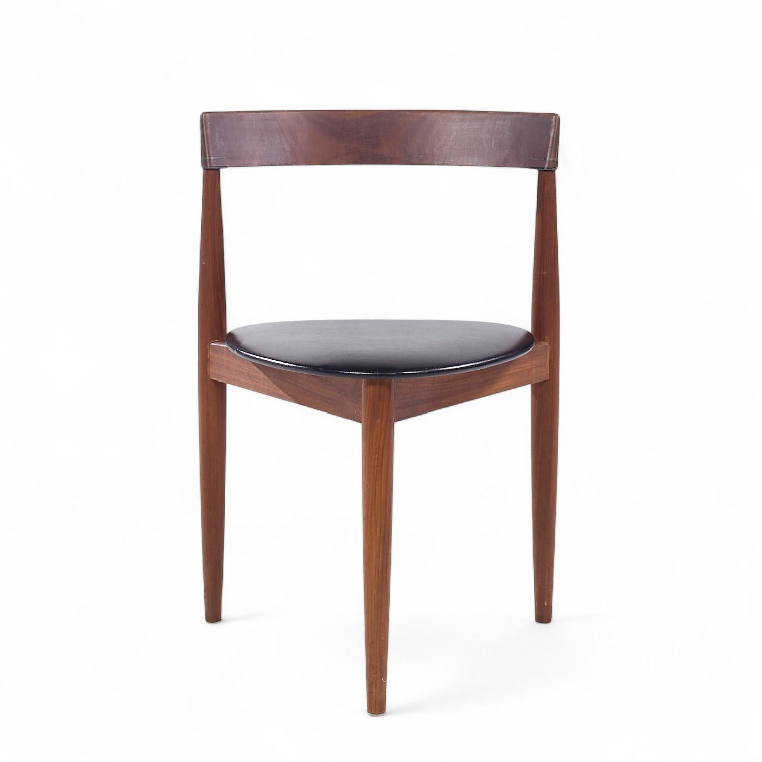 Hans Olsen for Frem Rojle Expanding Teak Dining Table with 4 Nesting Chairs For Sale 4