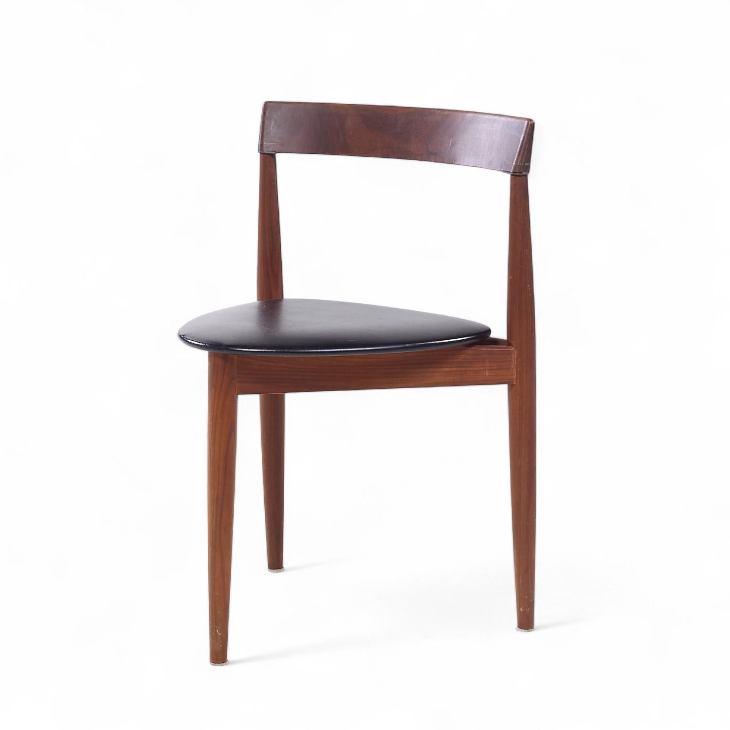 Hans Olsen for Frem Rojle Expanding Teak Dining Table with 4 Nesting Chairs For Sale 5