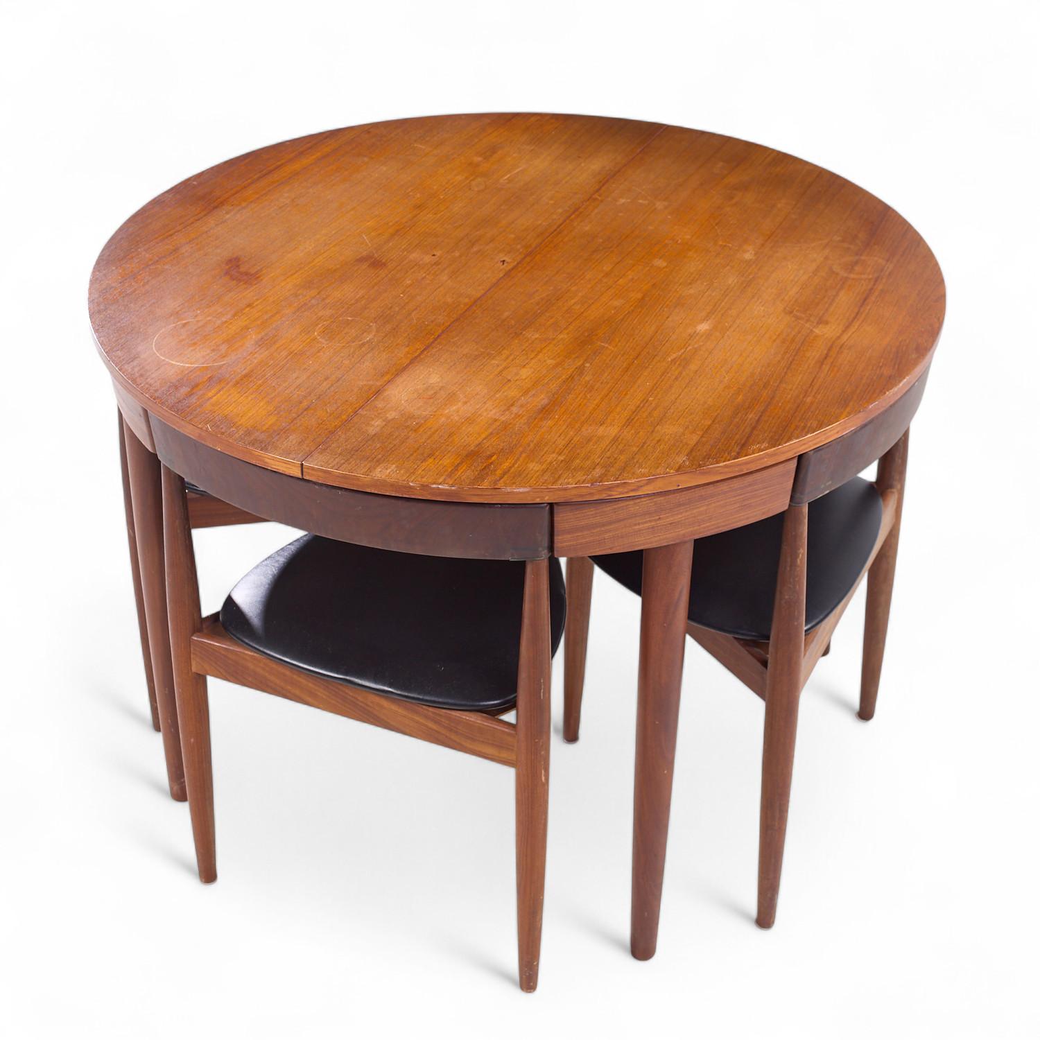 Upholstery Hans Olsen for Frem Rojle Expanding Teak Dining Table with 4 Nesting Chairs For Sale