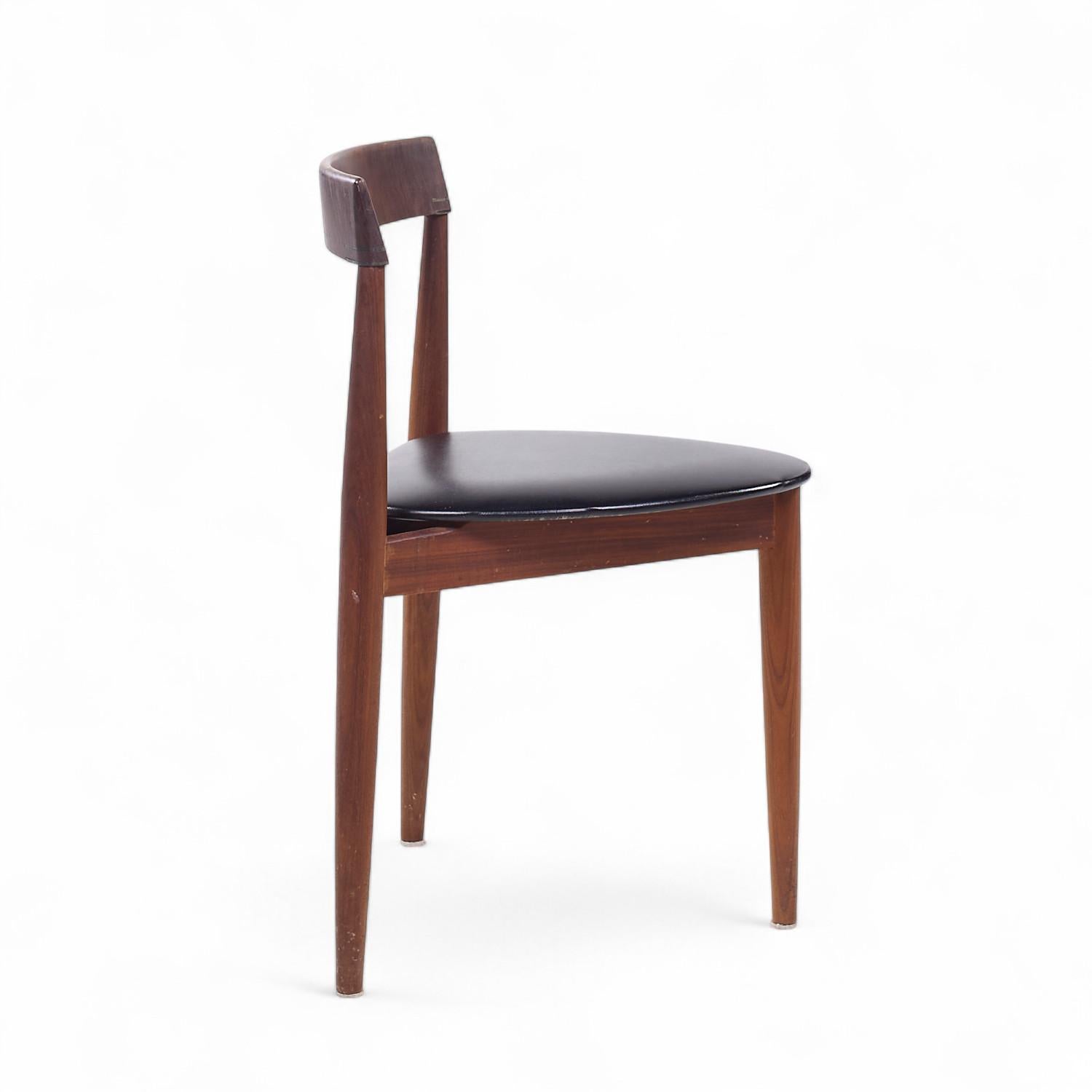 Hans Olsen for Frem Rojle Expanding Teak Dining Table with 4 Nesting Chairs For Sale 2