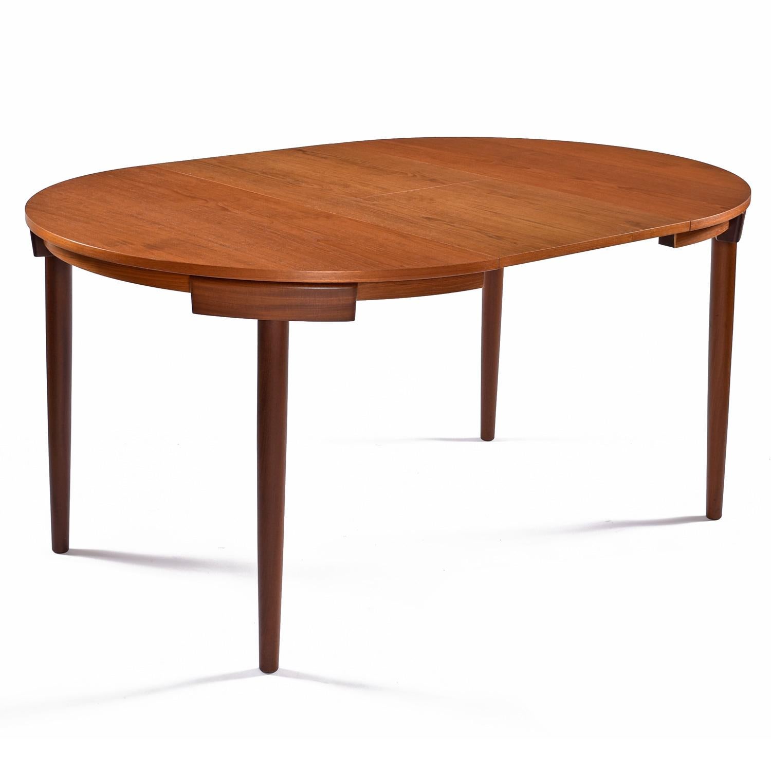 Danish Hans Olsen for Frem Rojle Roundette Butterfly Leaf Dining Table and '6' Chairs