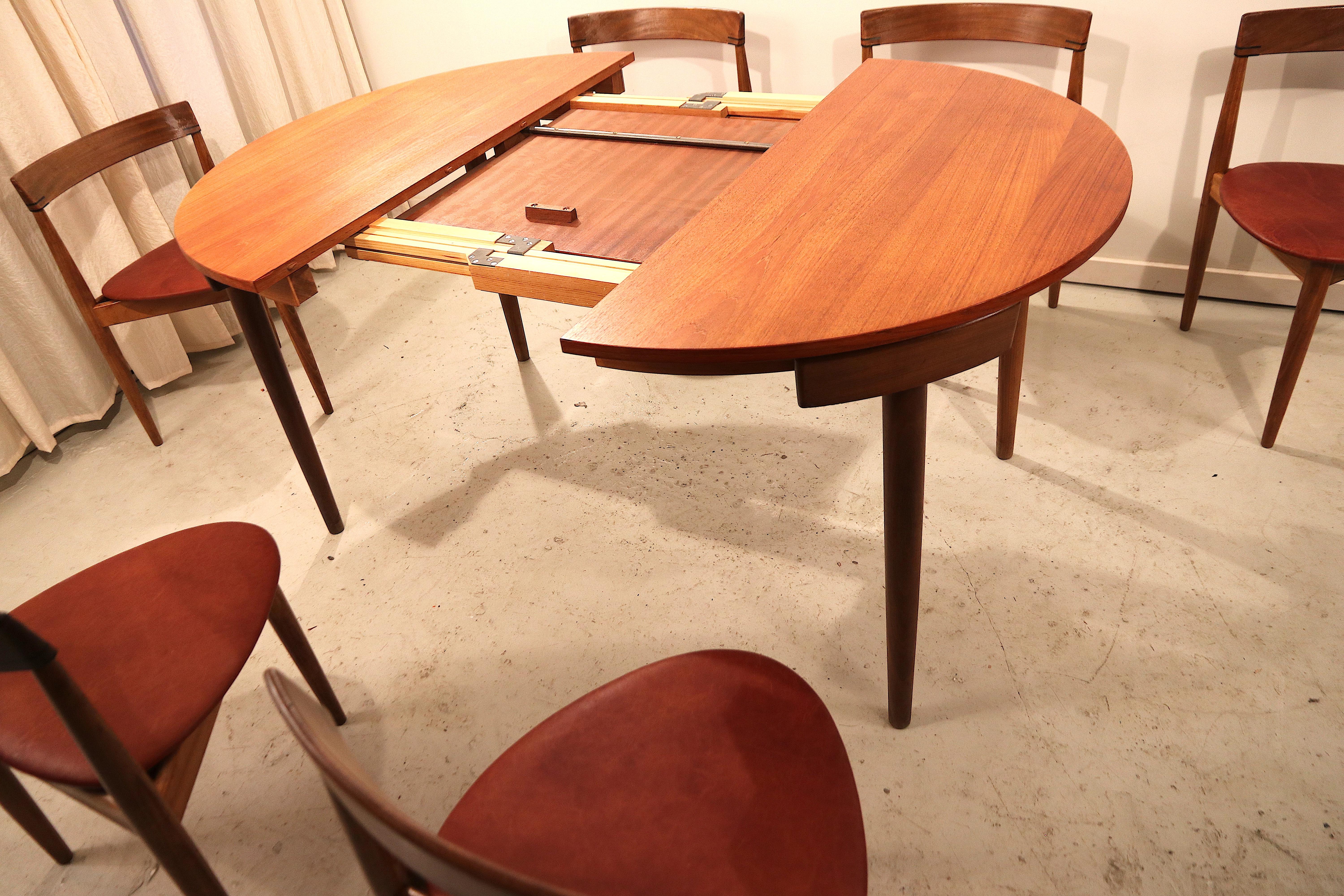 roundette dining table