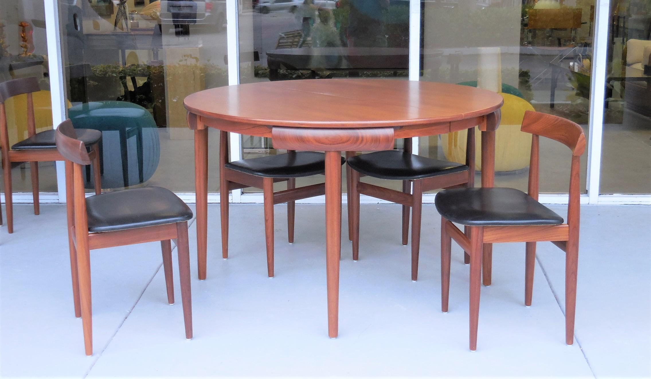 Hans Olsen for Frem Rojle Teak Danish Modern Dining Table and 6 Chairs In Good Condition In Miami, FL