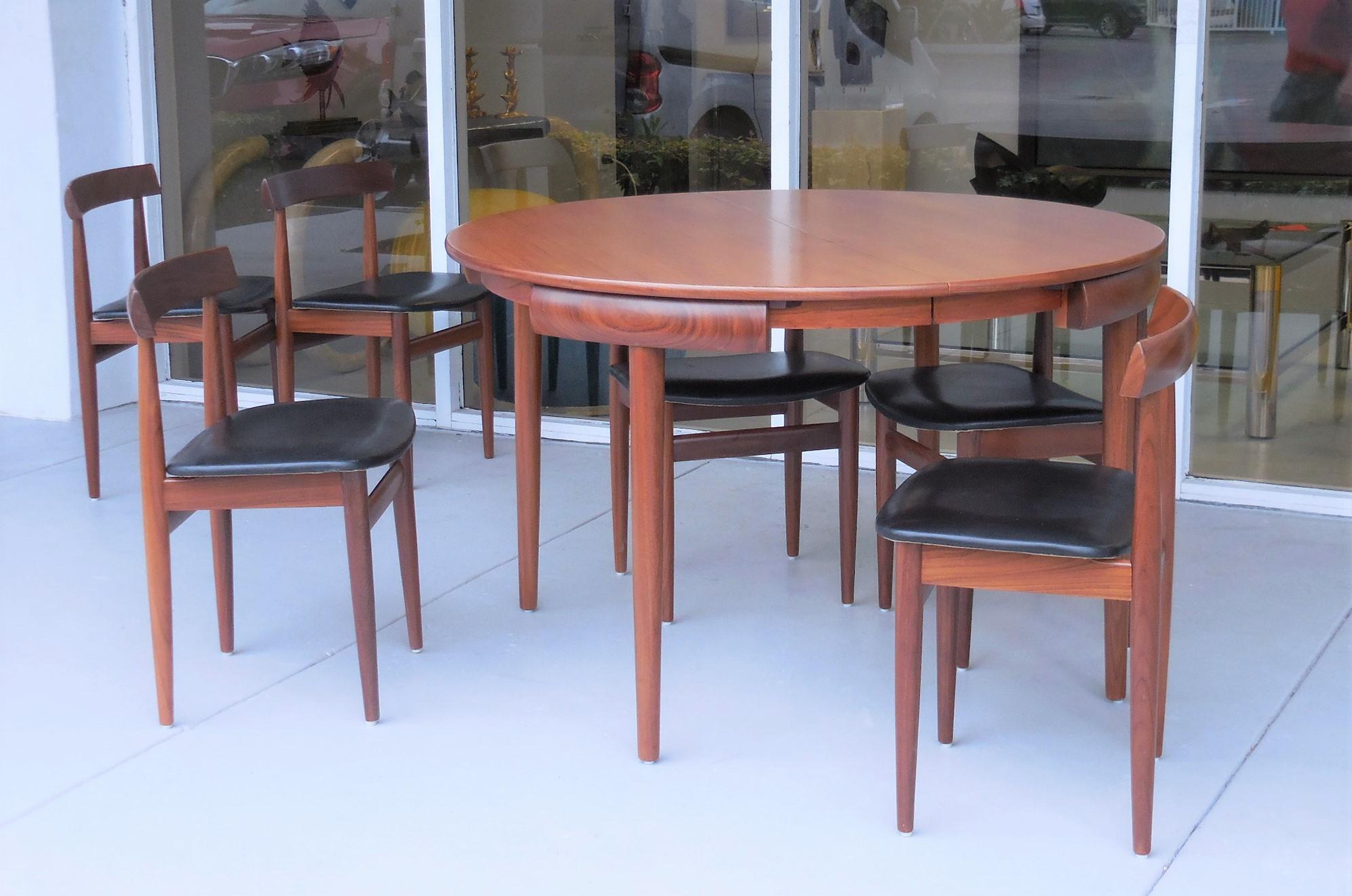 Mid-20th Century Hans Olsen for Frem Rojle Teak Danish Modern Dining Table and 6 Chairs