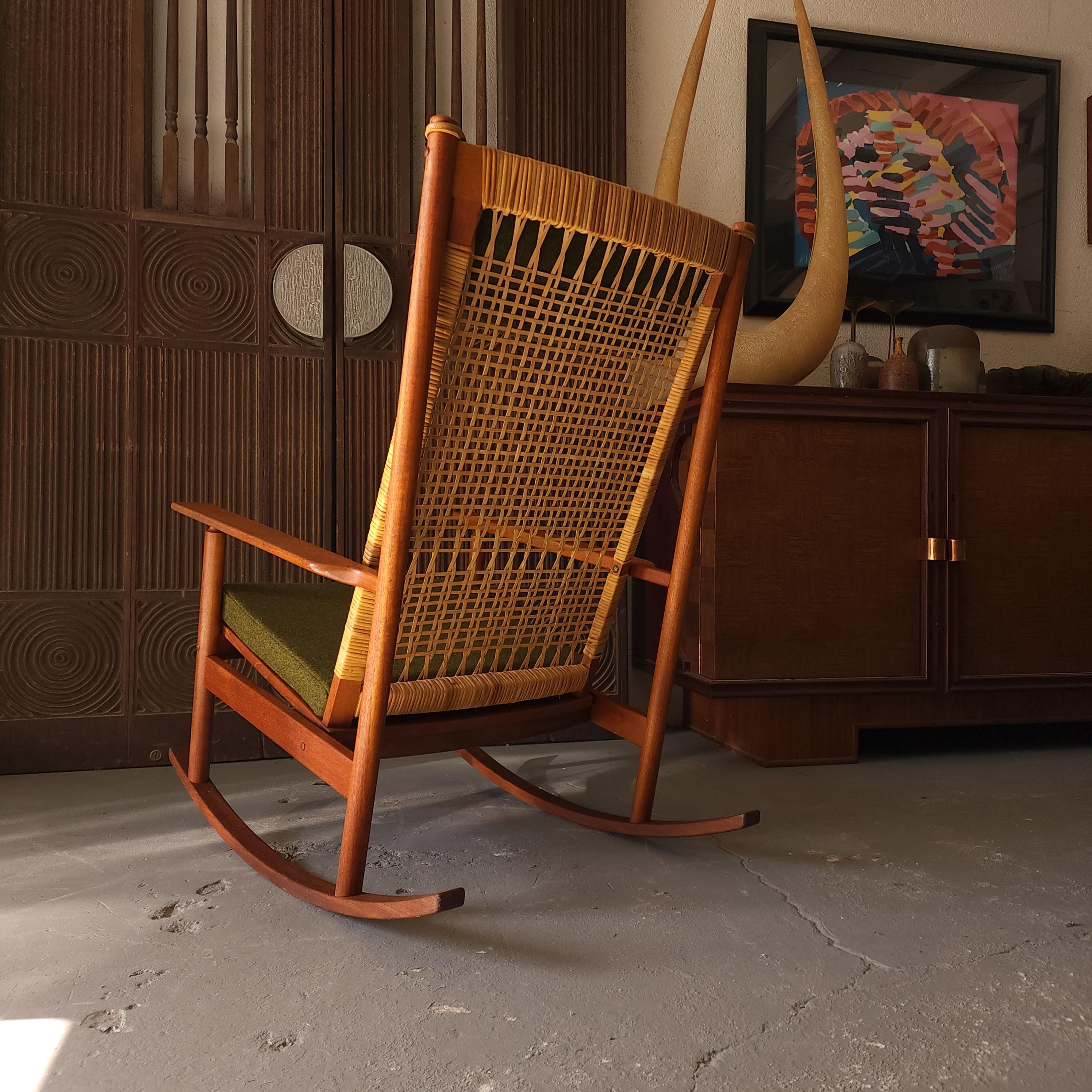 Hans Olsen for Juul Kristensen 532-a Rocking Chair For Sale 2