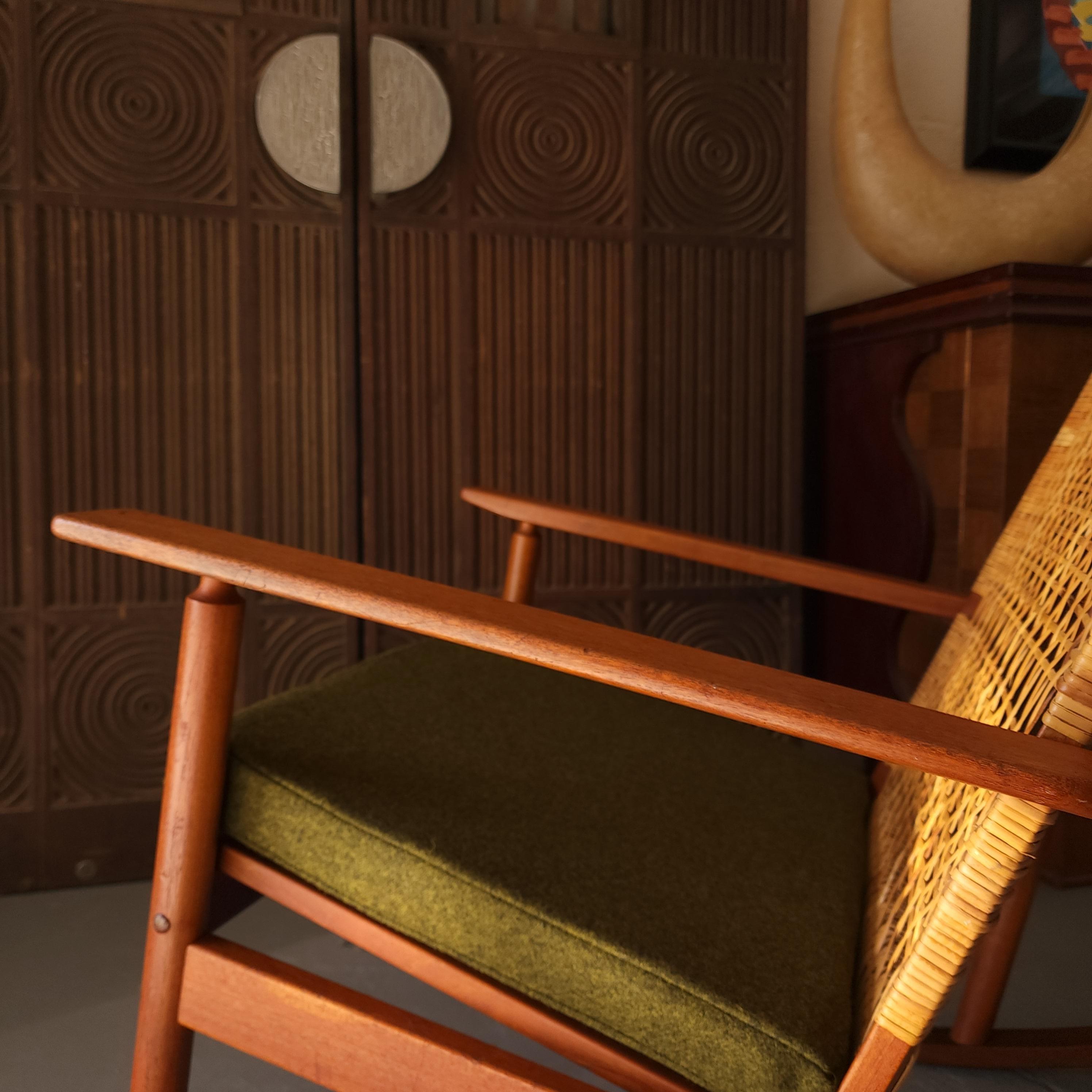 20th Century Hans Olsen for Juul Kristensen 532-a Rocking Chair For Sale