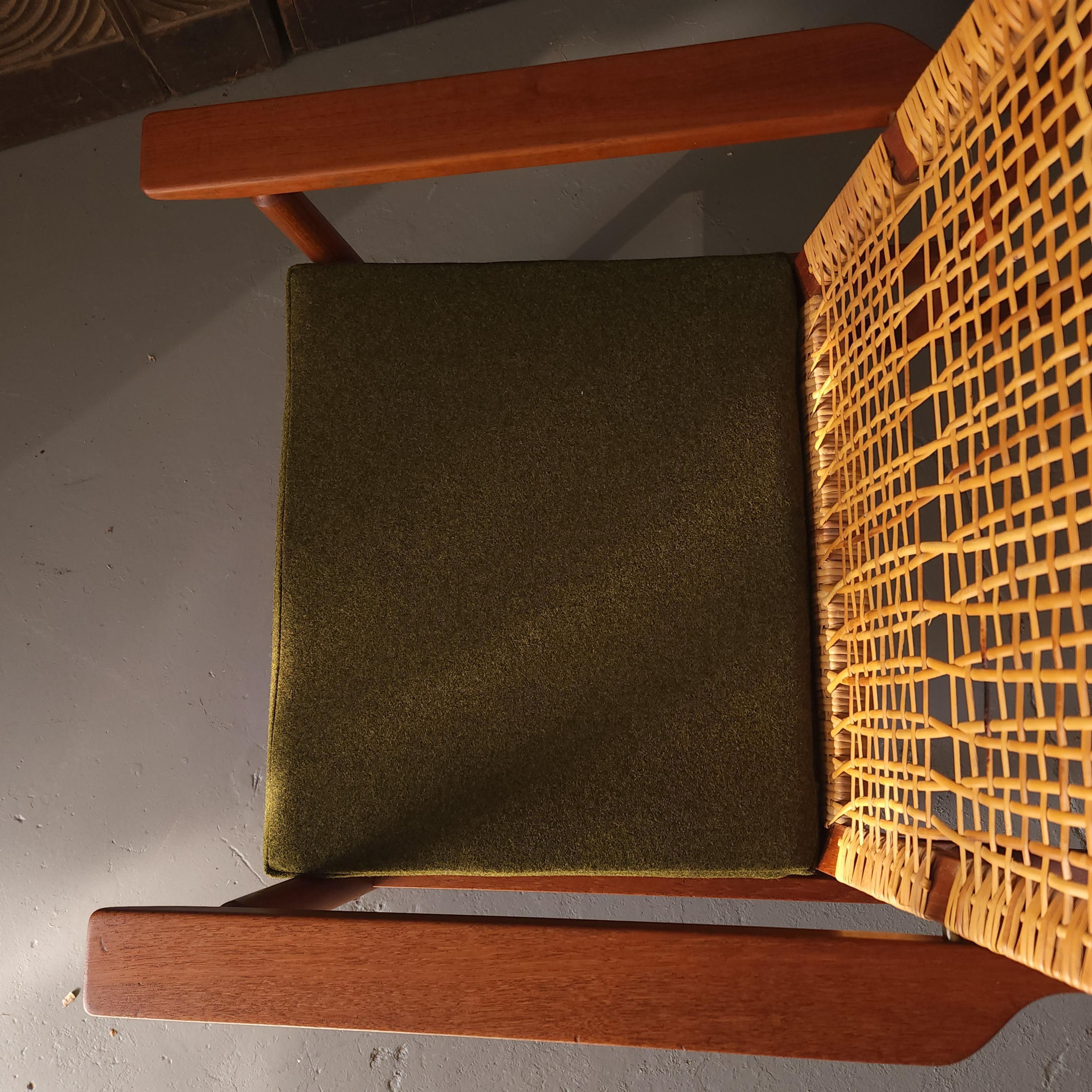 Wool Hans Olsen for Juul Kristensen 532-a Rocking Chair For Sale
