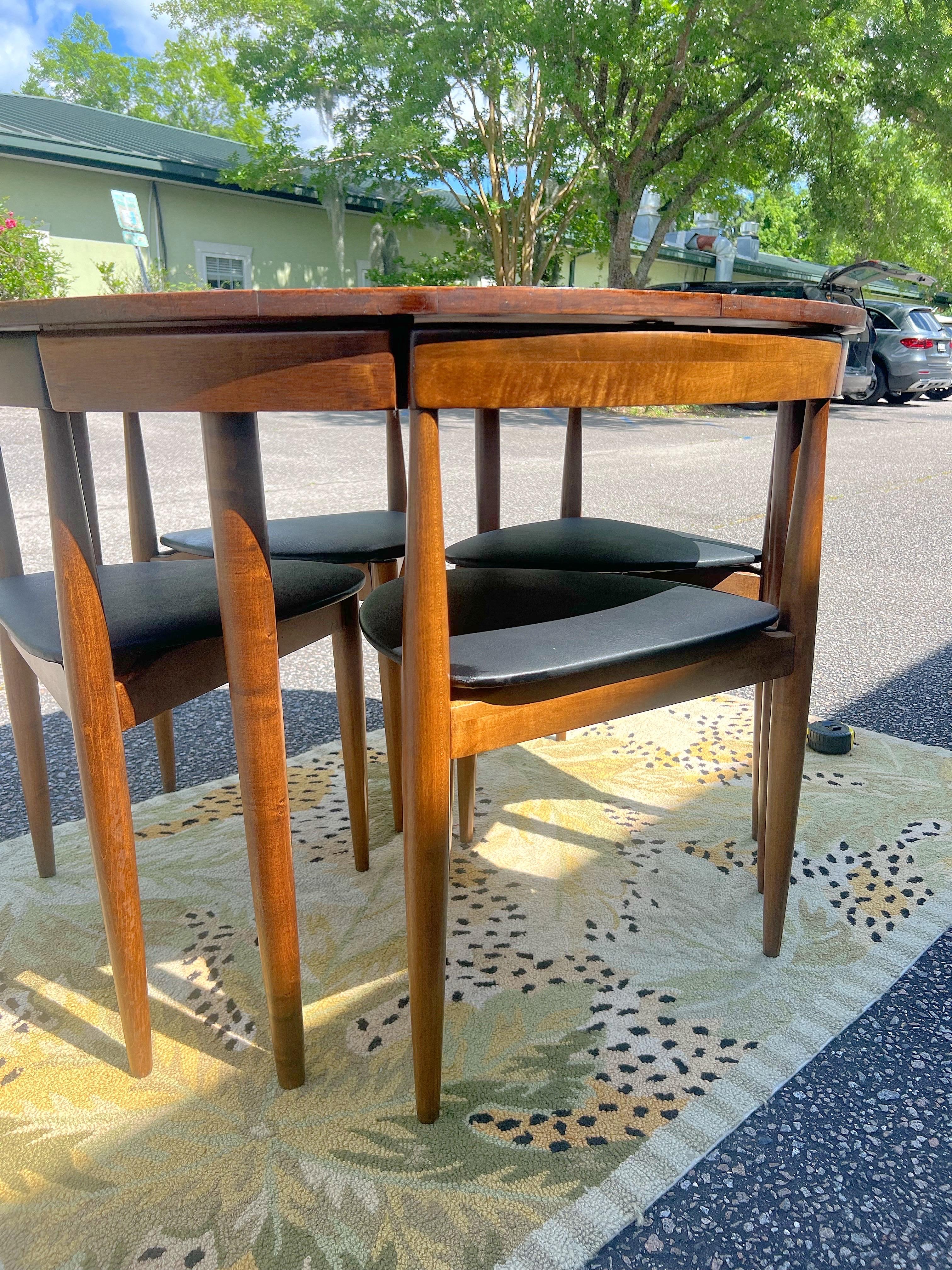 Hans Olsen for Winchendon Roundette Dining Set In Good Condition In Charleston, SC