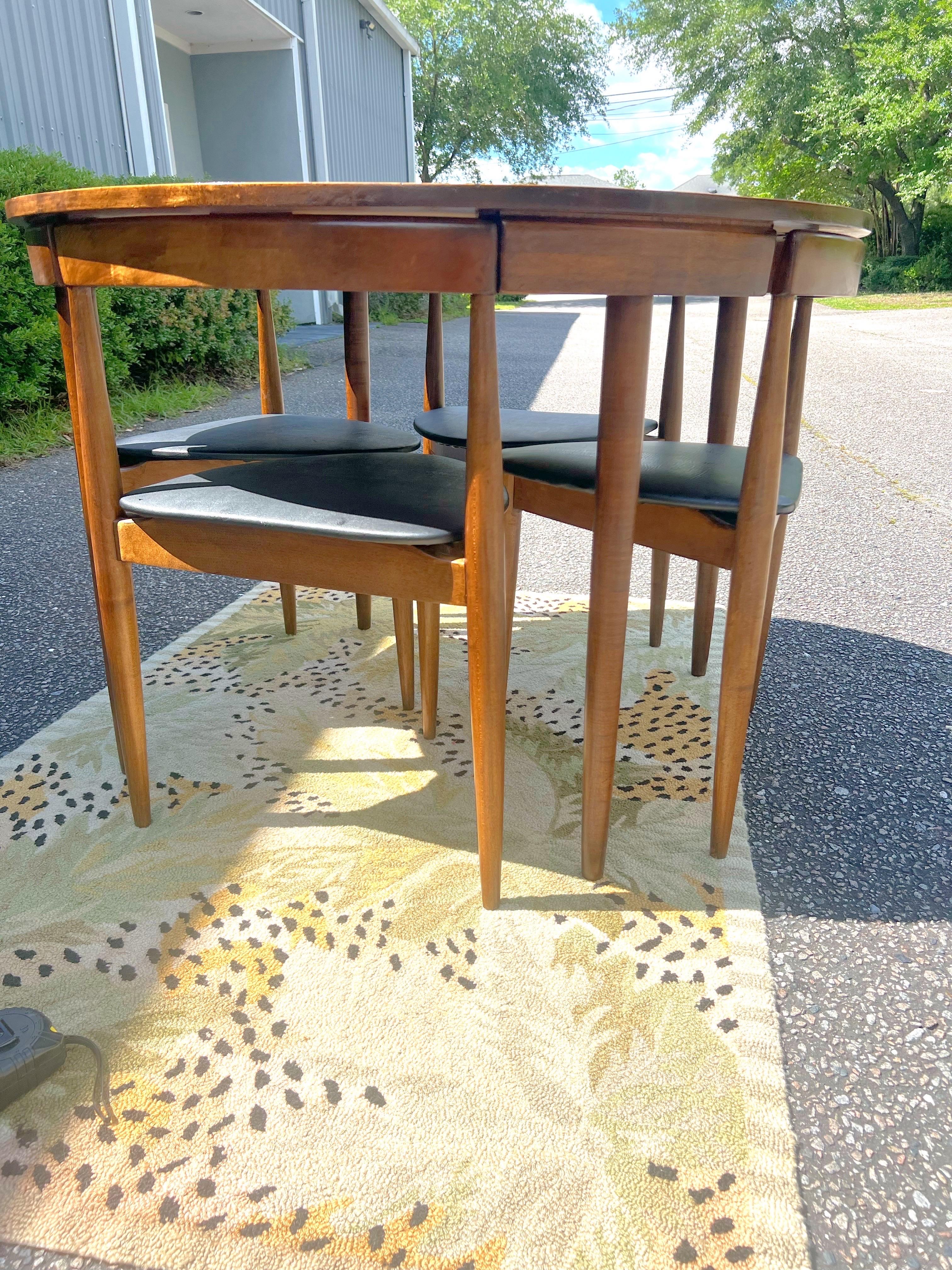 Maple Hans Olsen for Winchendon Roundette Dining Set