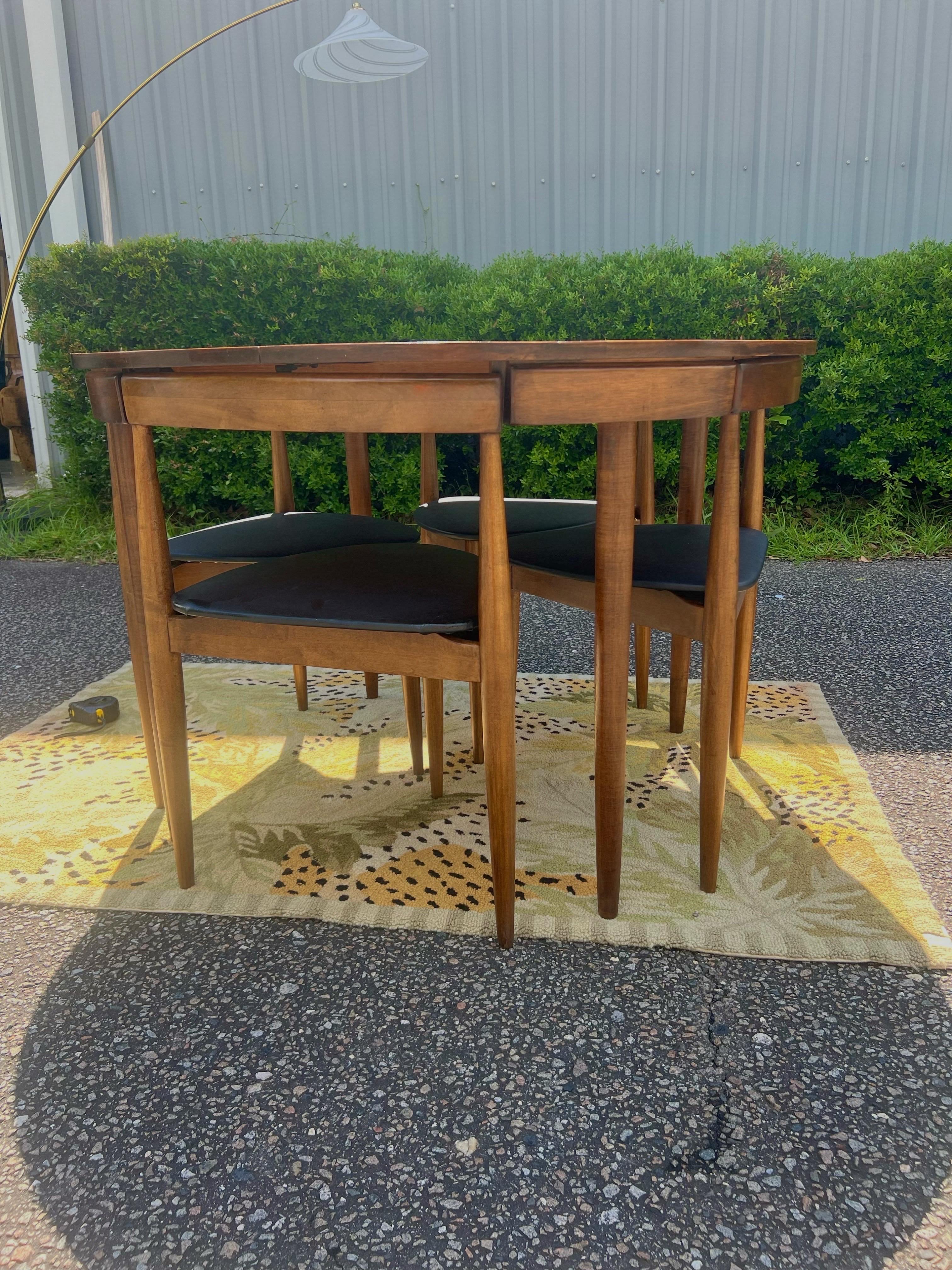Hans Olsen for Winchendon Roundette Dining Set 1