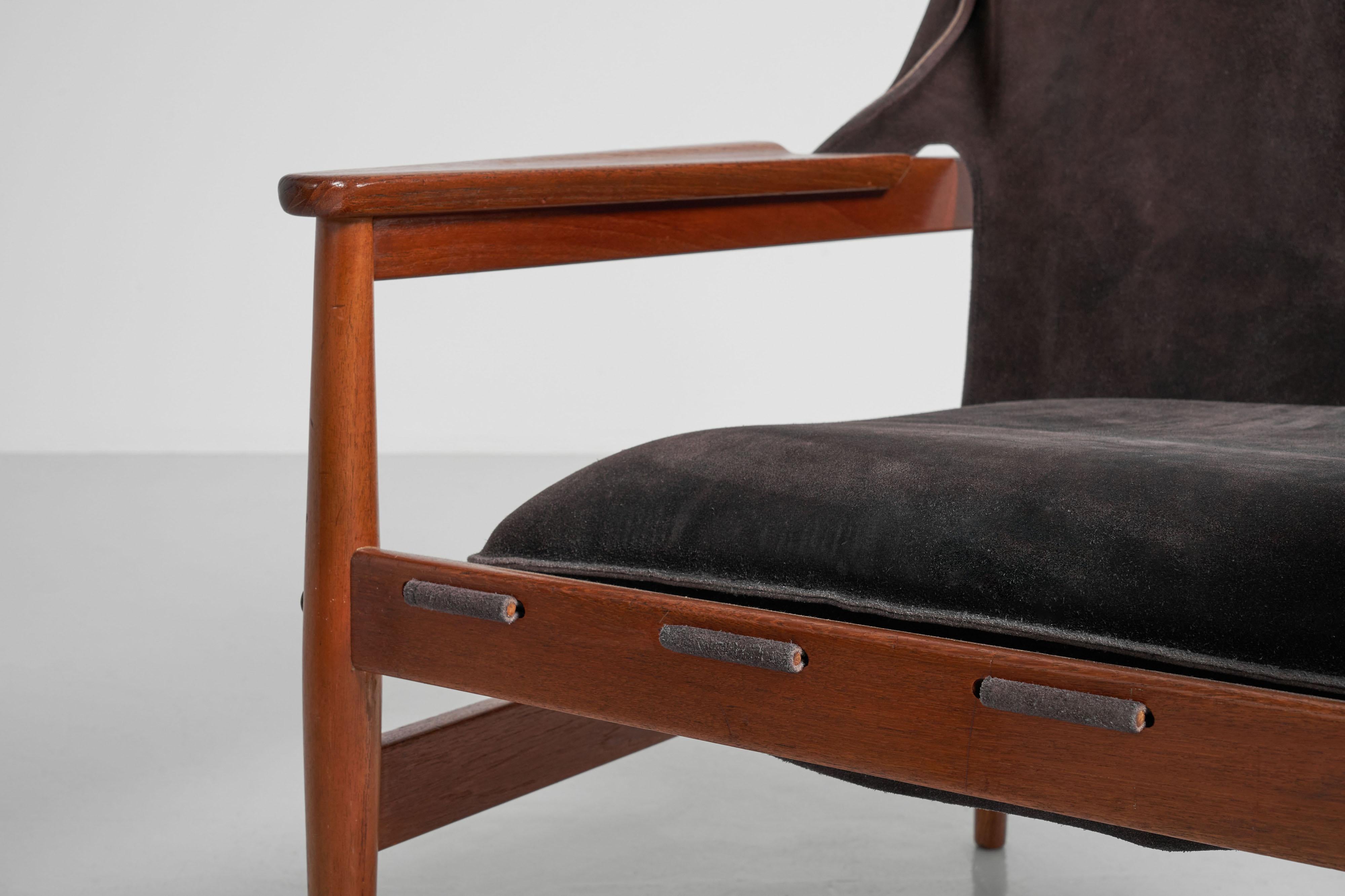 Typisch skandinavisch-moderne Sessel, entworfen von Hans Olsen und hergestellt von Viska Mobler, Schweden 1960. Diese Stühle stammen aus den blühenden sechziger Jahren, in denen viele Entwürfe in Skandinavien hergestellt wurden. Diese Stühle sind