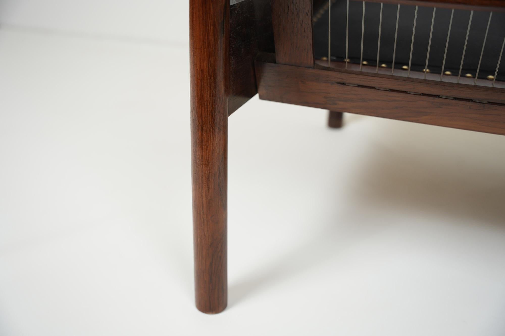 Hans Olsen Leather and Rosewood Longue Chair 1960s For Sale 5